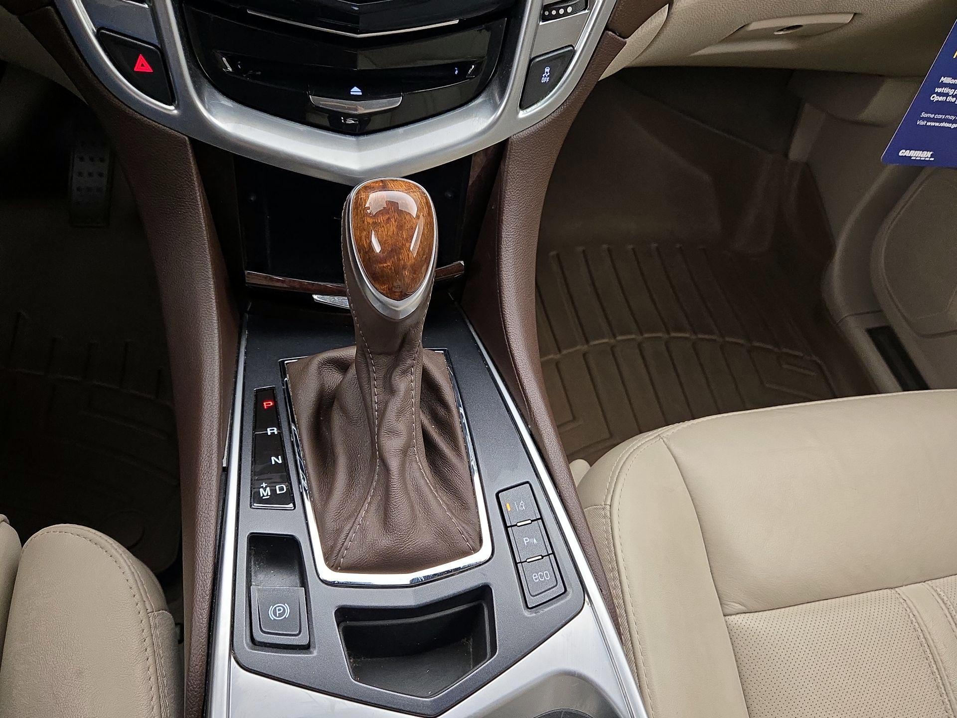 Thumbnail: 2015 Cadillac SRX - 18