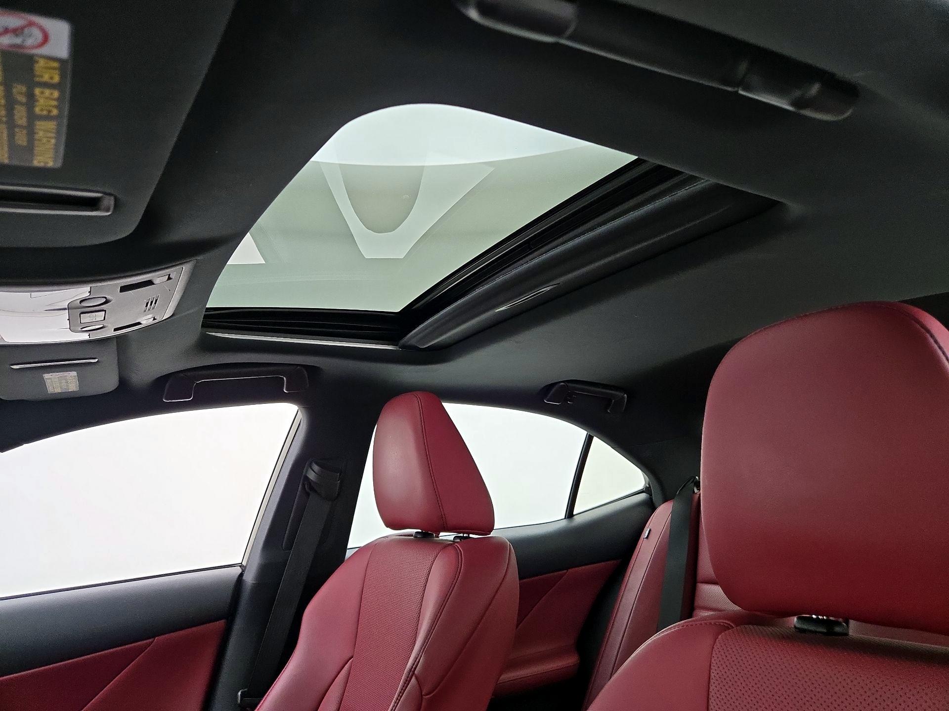 Thumbnail: 2014 Lexus IS - 18