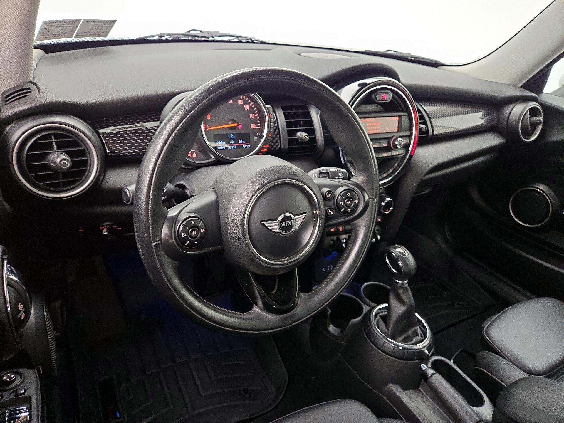 Thumbnail: 2015 MINI Cooper Hardtop - 9