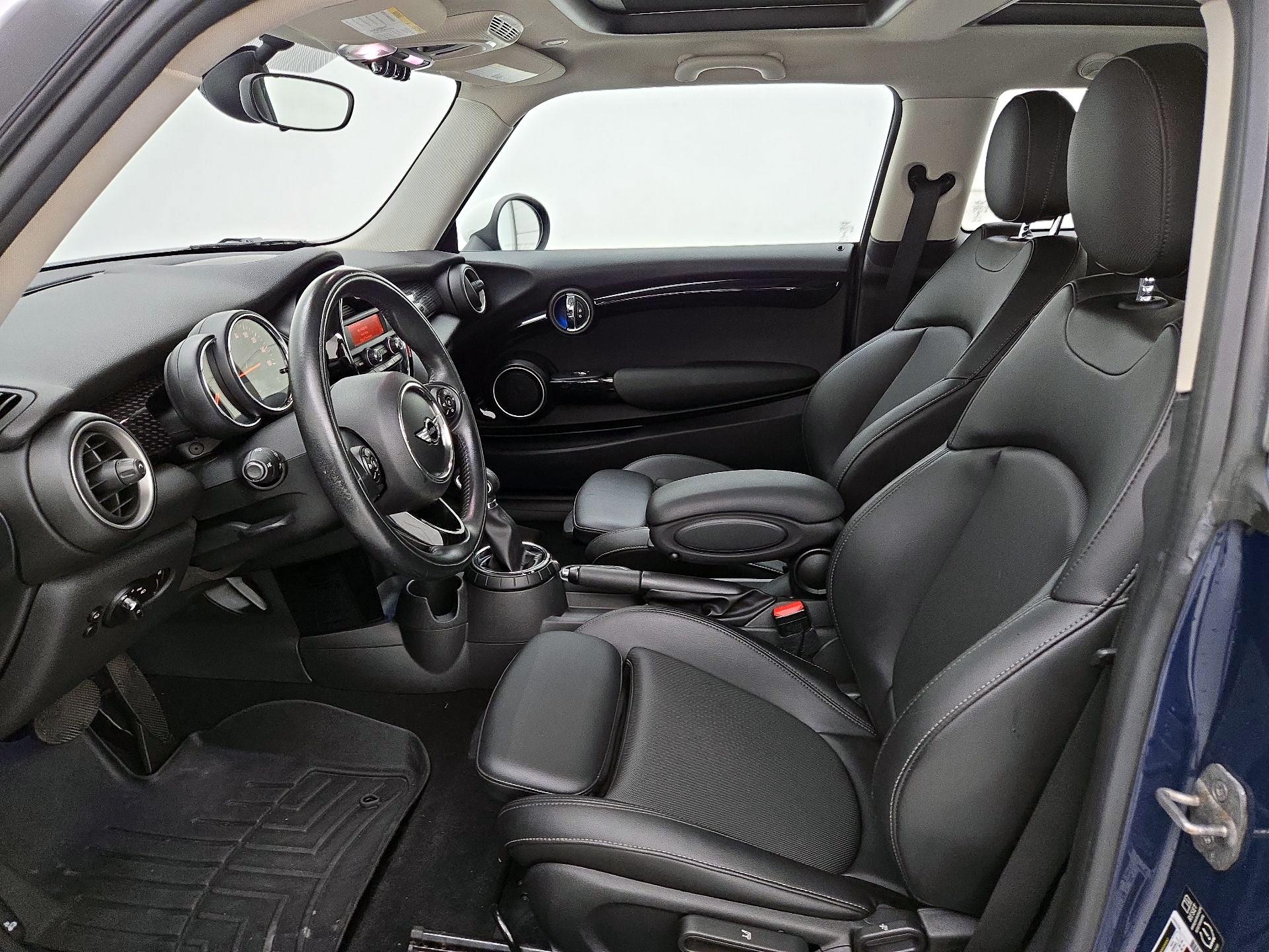 Thumbnail: 2015 MINI Cooper Hardtop - 11