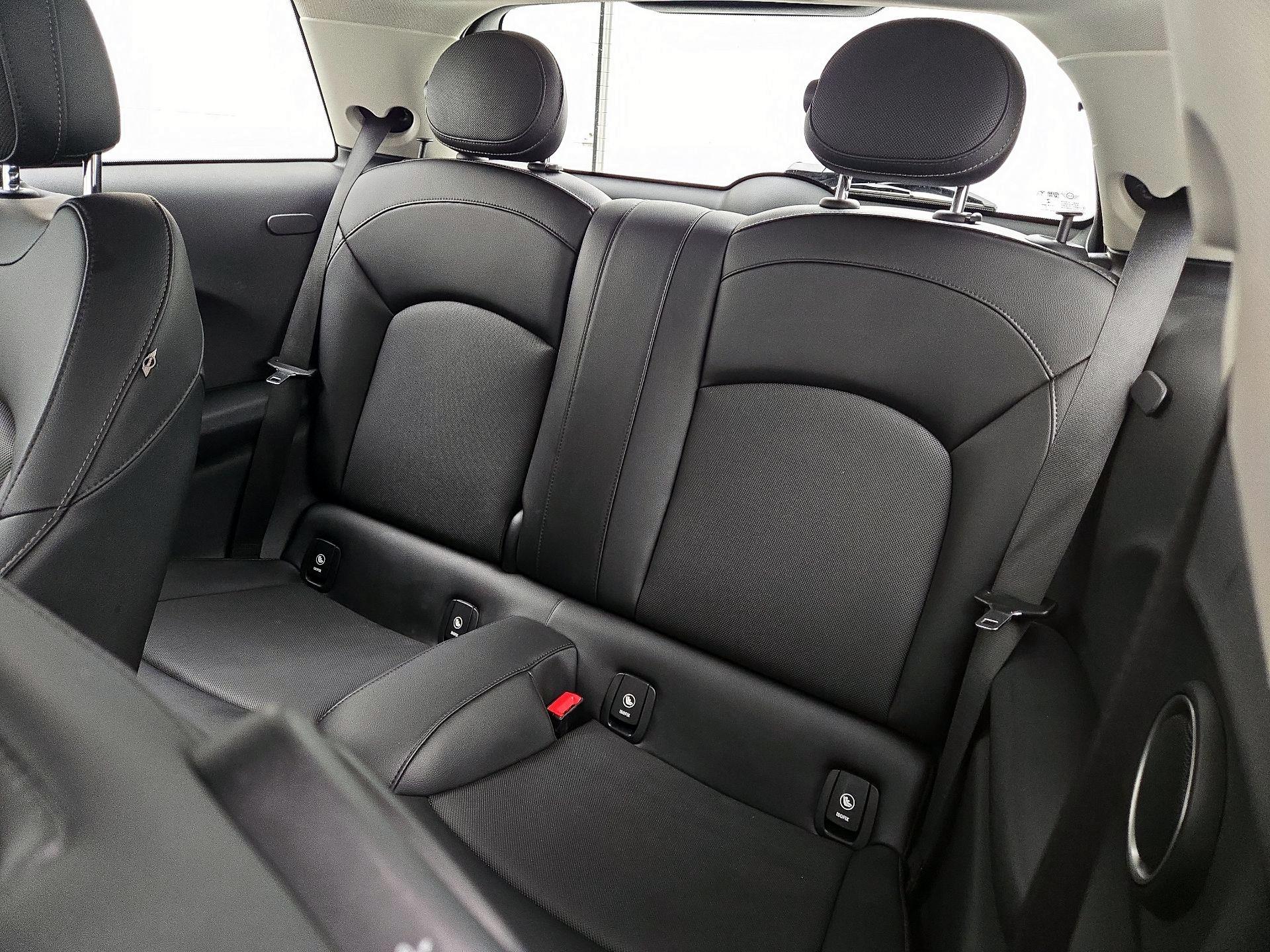 Thumbnail: 2015 MINI Cooper Hardtop - 19