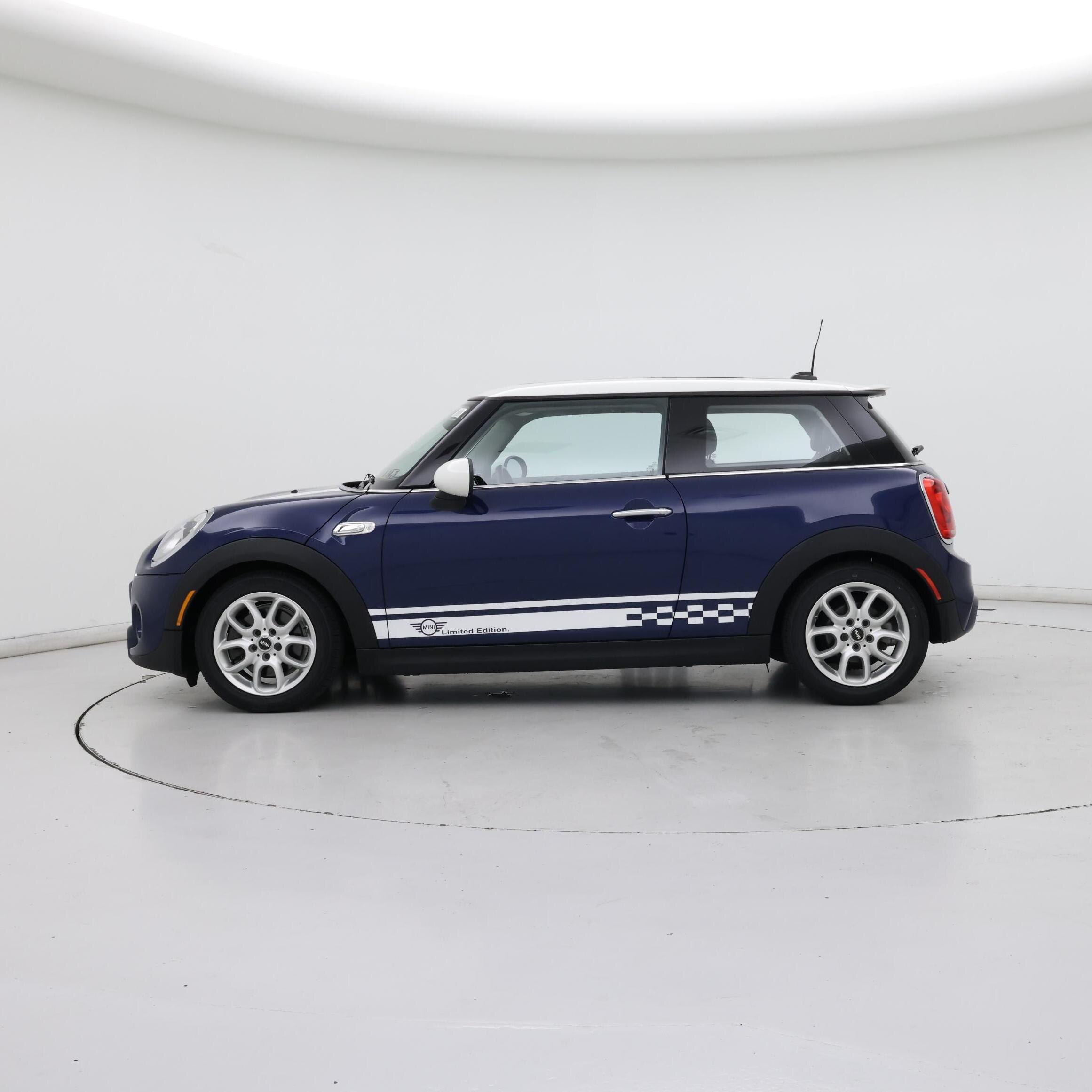 Thumbnail: 2015 MINI Cooper Hardtop - 3