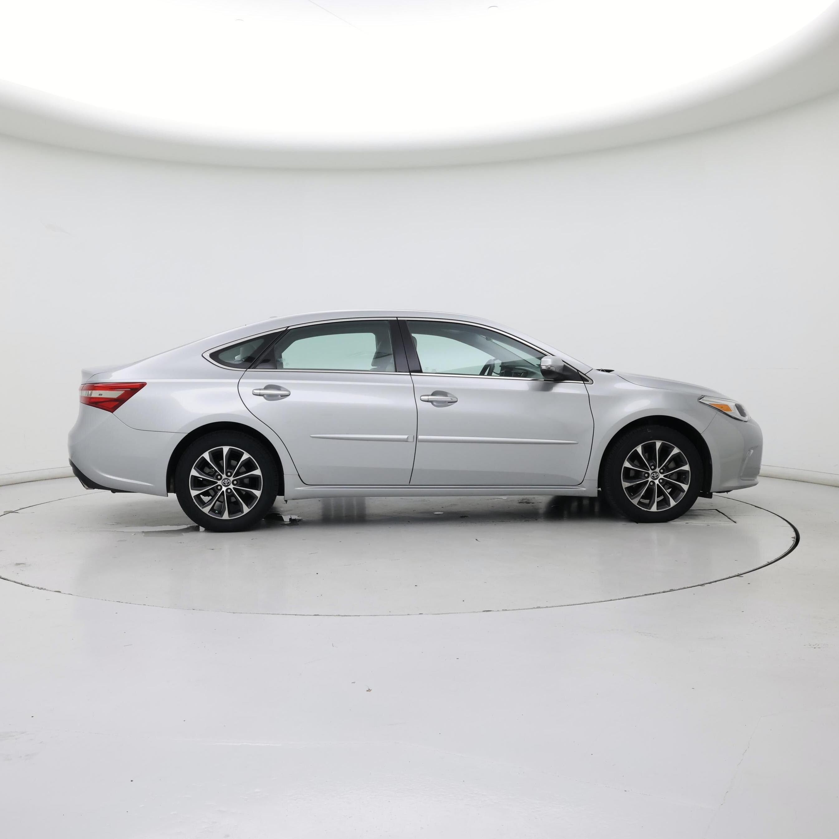 Thumbnail: 2016 Toyota Avalon - 7