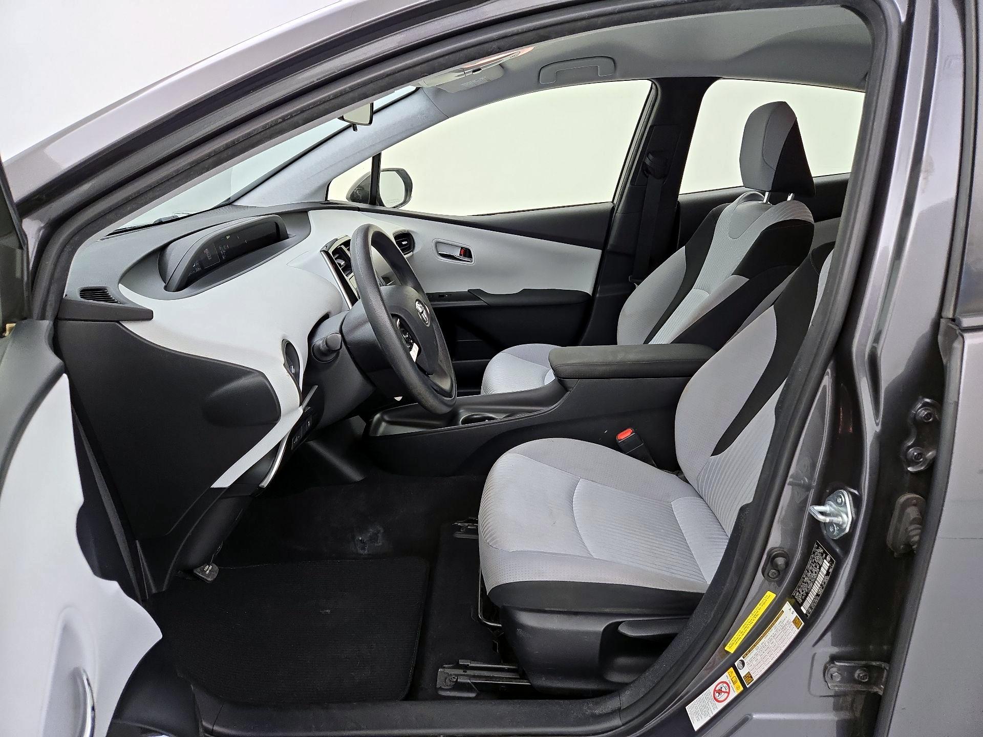 Thumbnail: 2016 Toyota Prius - 11