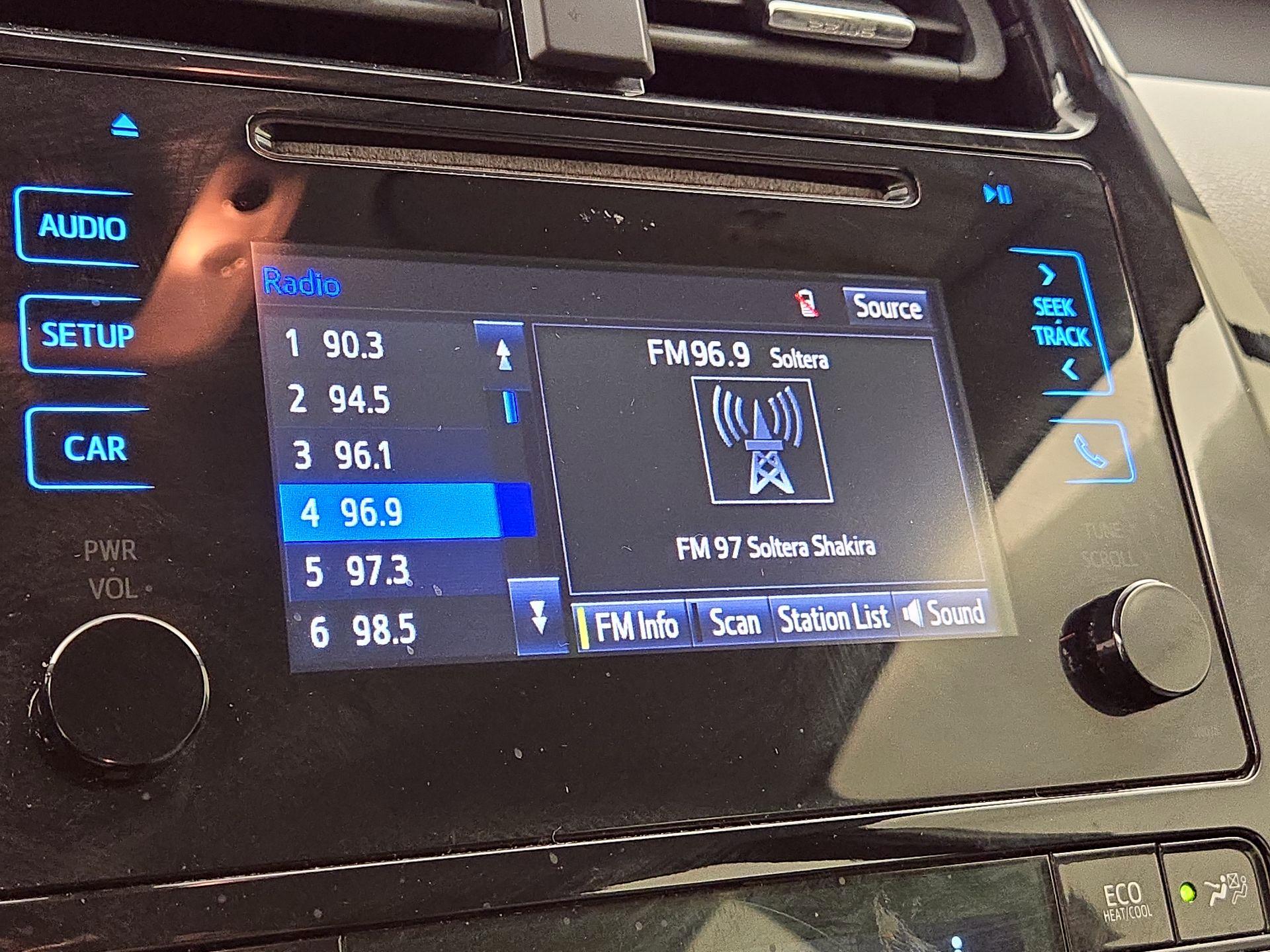 Thumbnail: 2016 Toyota Prius - 15