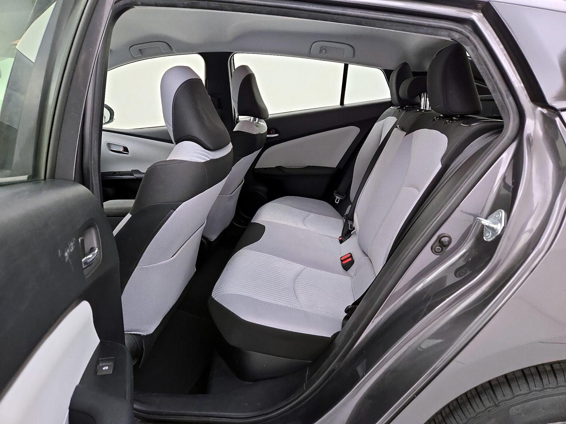 Thumbnail: 2016 Toyota Prius - 18