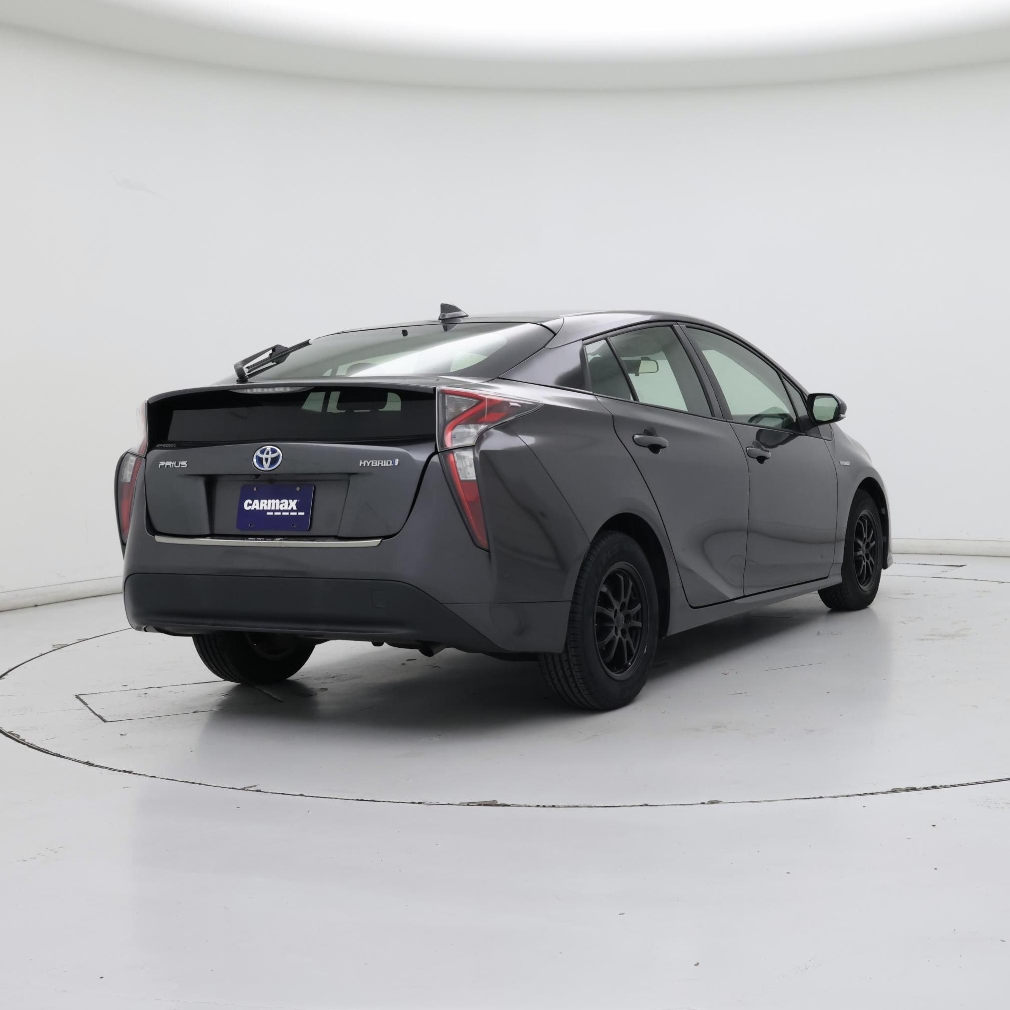 Thumbnail: 2016 Toyota Prius - 8