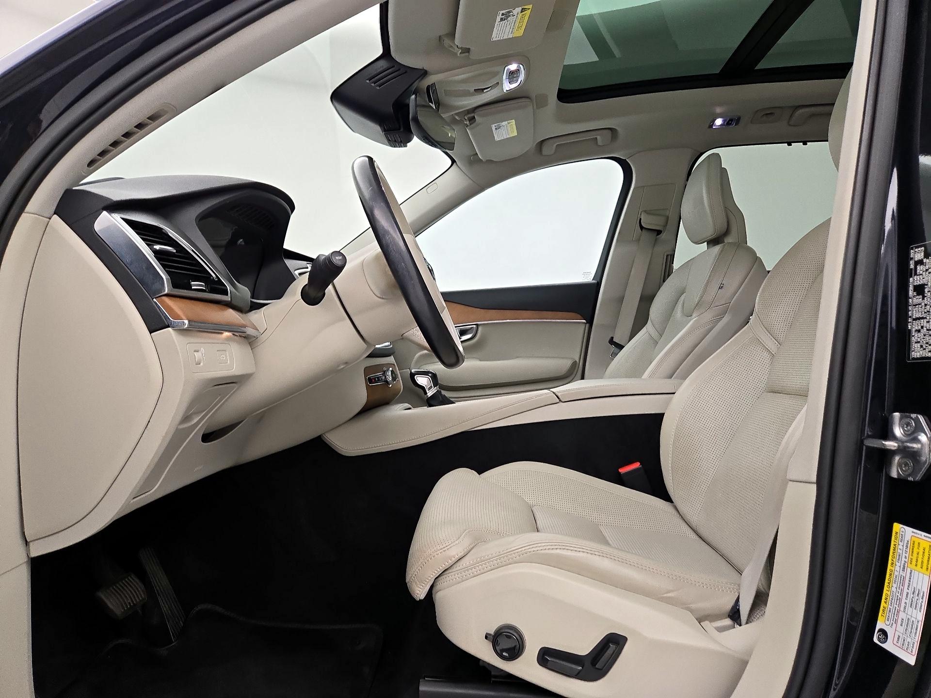 Thumbnail: 2017 Volvo XC90 - 11