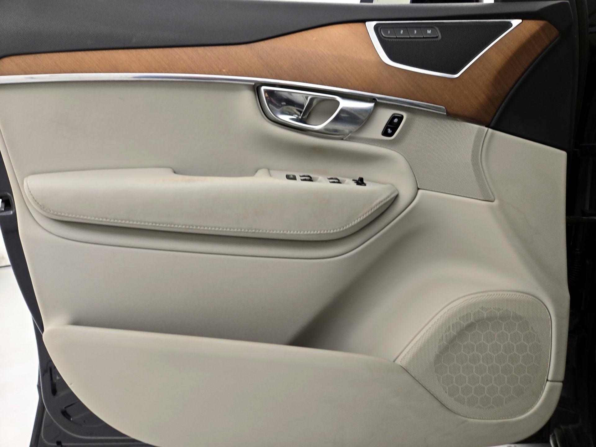 Thumbnail: 2017 Volvo XC90 - 12