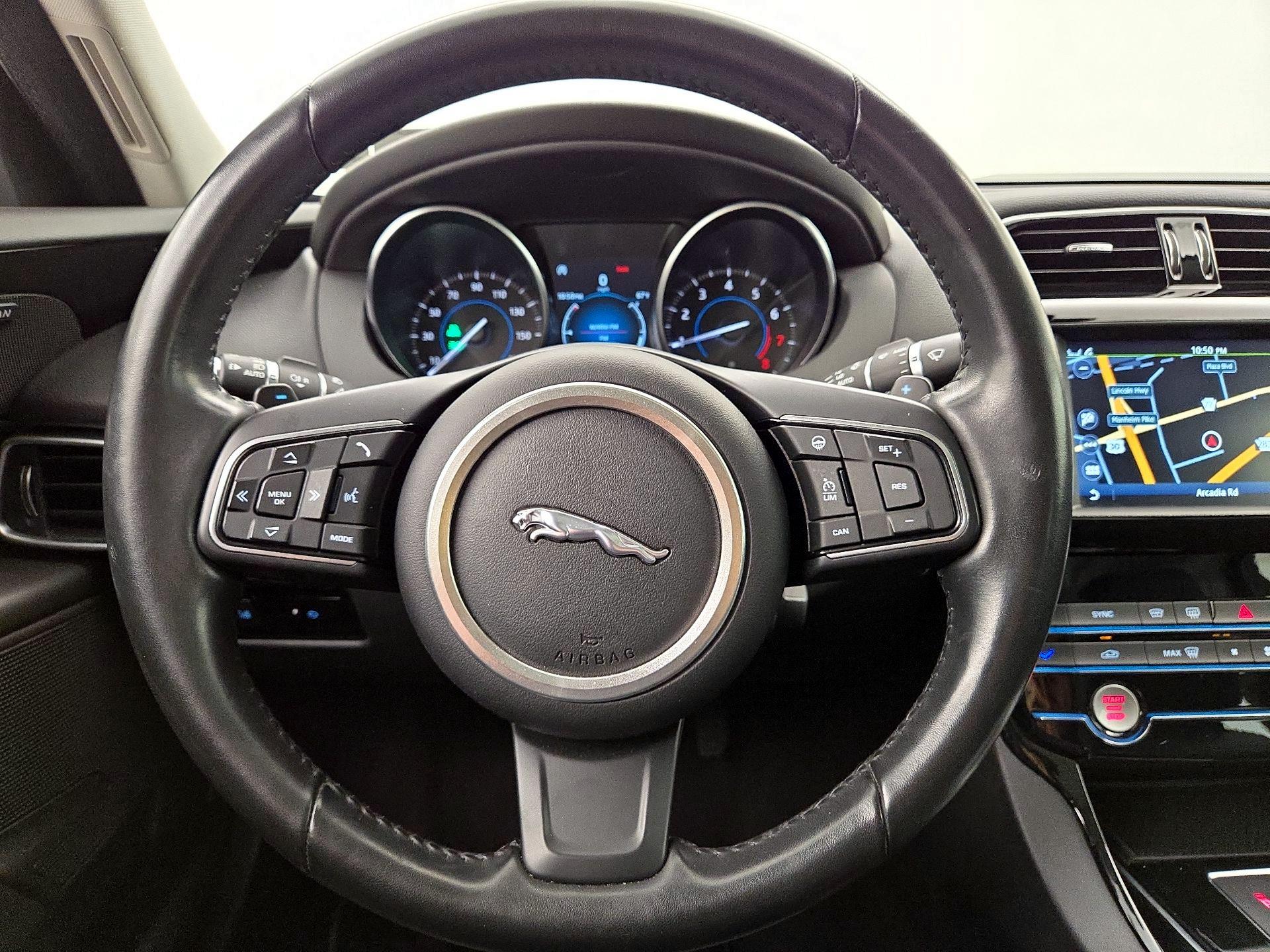 Thumbnail: 2018 Jaguar XE - 10