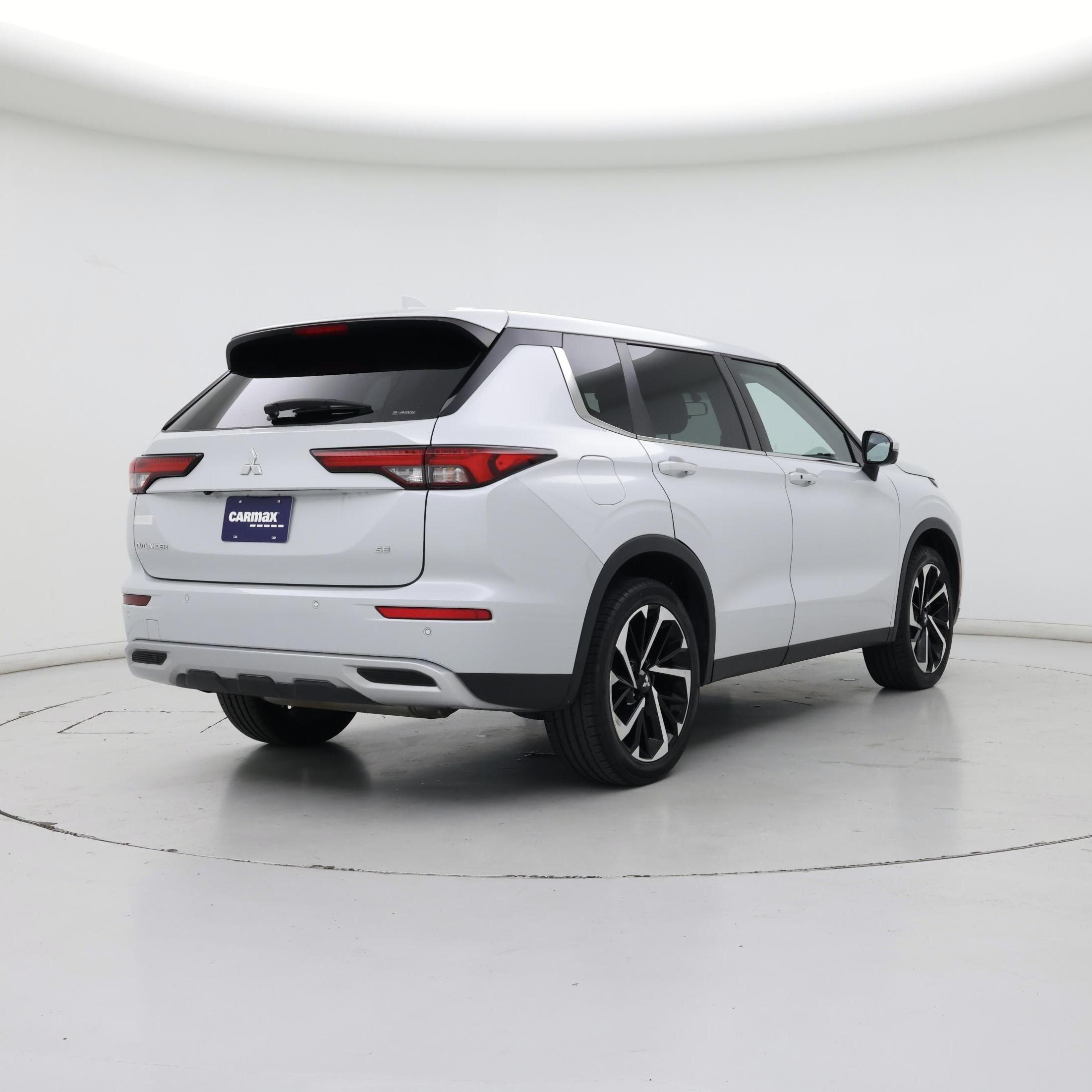 Thumbnail: 2022 Mitsubishi Outlander - 8