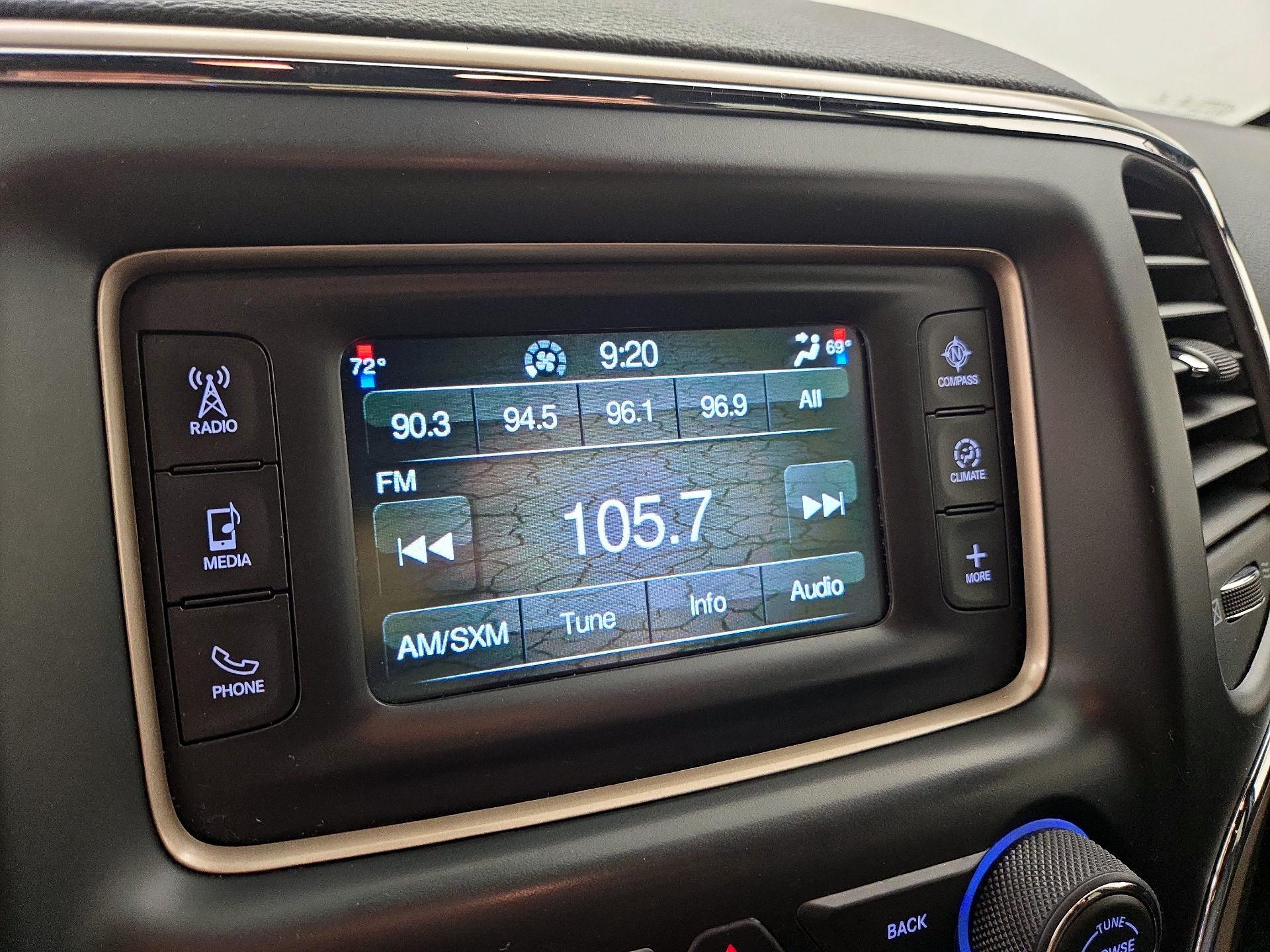 Thumbnail: 2015 Jeep Grand Cherokee - 14