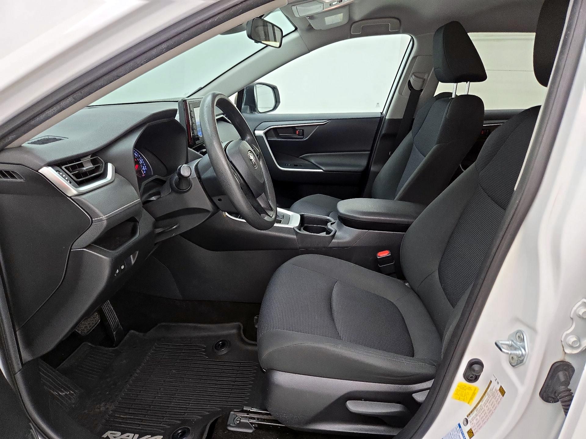 Thumbnail: 2019 Toyota RAV4 - 11
