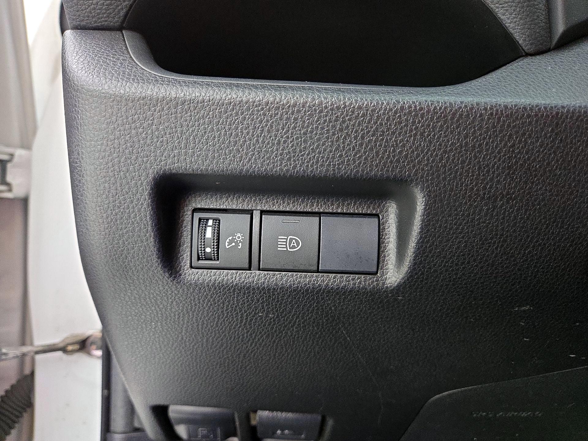 Thumbnail: 2019 Toyota RAV4 - 13