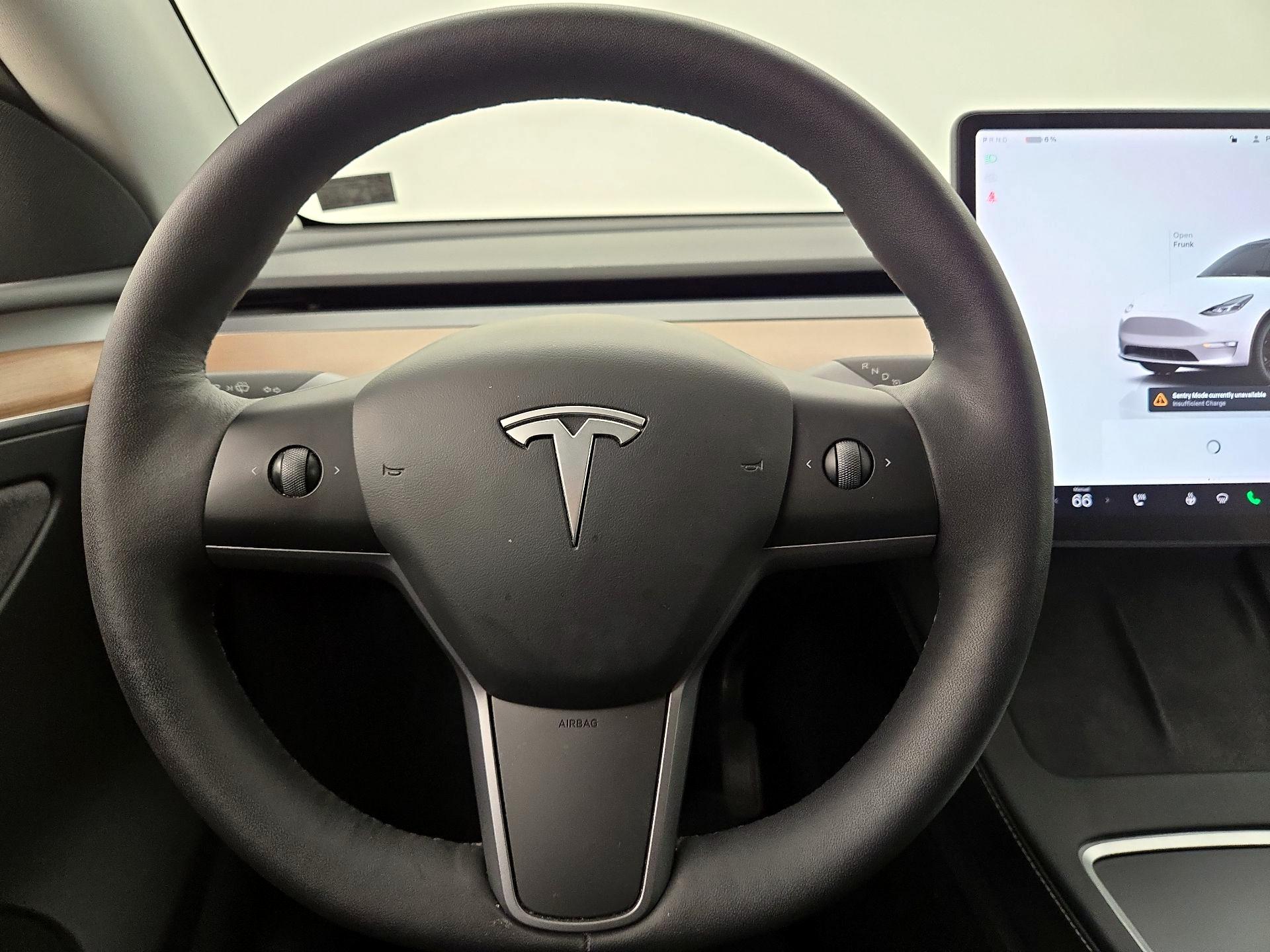 Thumbnail: 2023 Tesla Model Y - 10