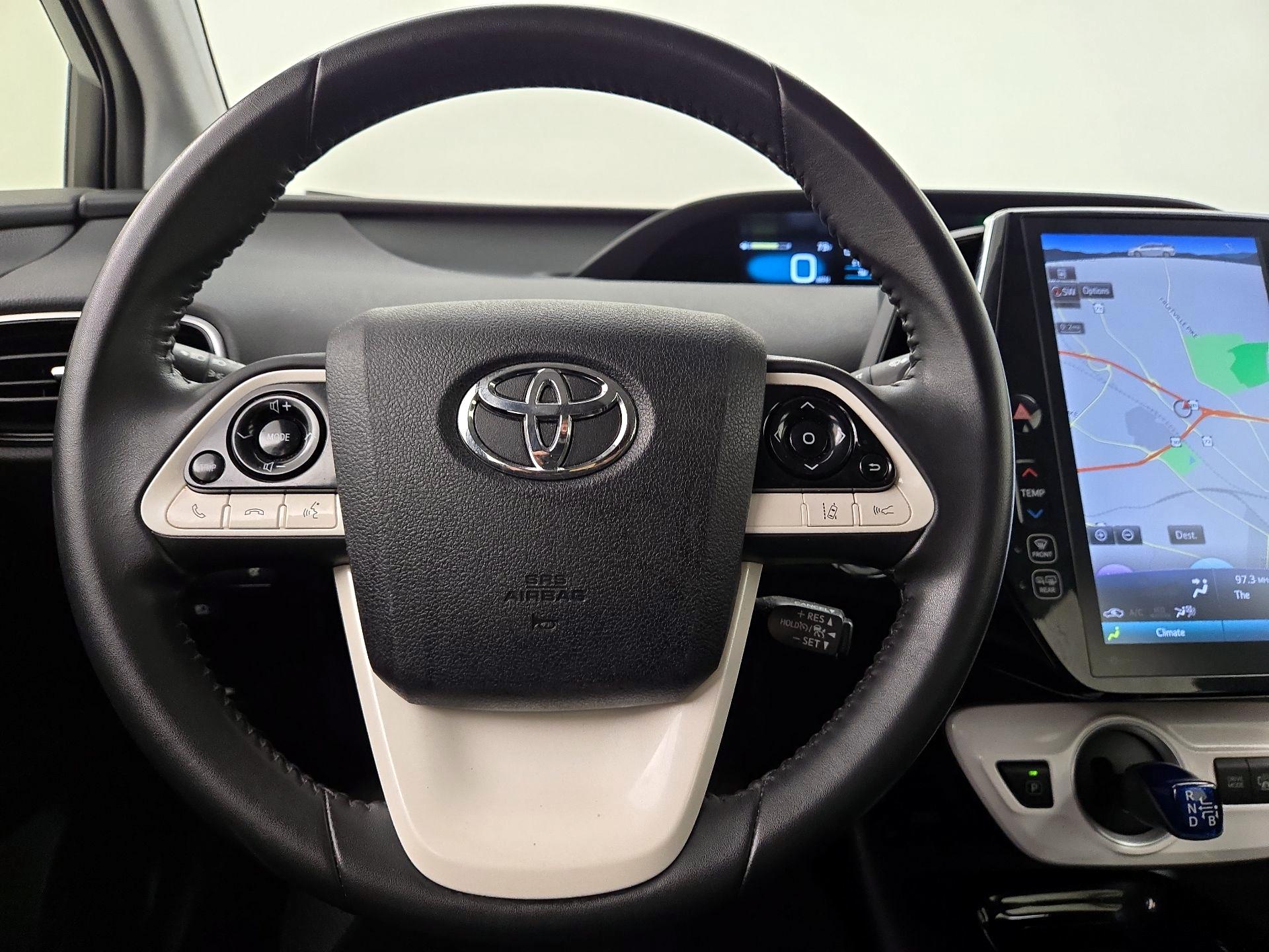 Thumbnail: 2017 Toyota Prius Prime - 10
