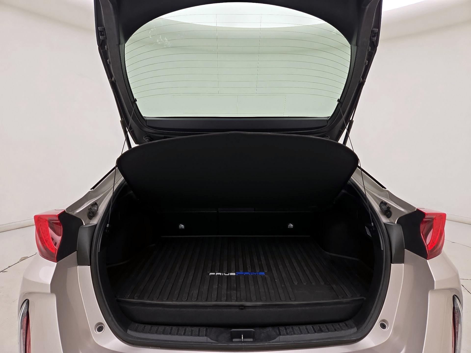 Thumbnail: 2017 Toyota Prius Prime - 20
