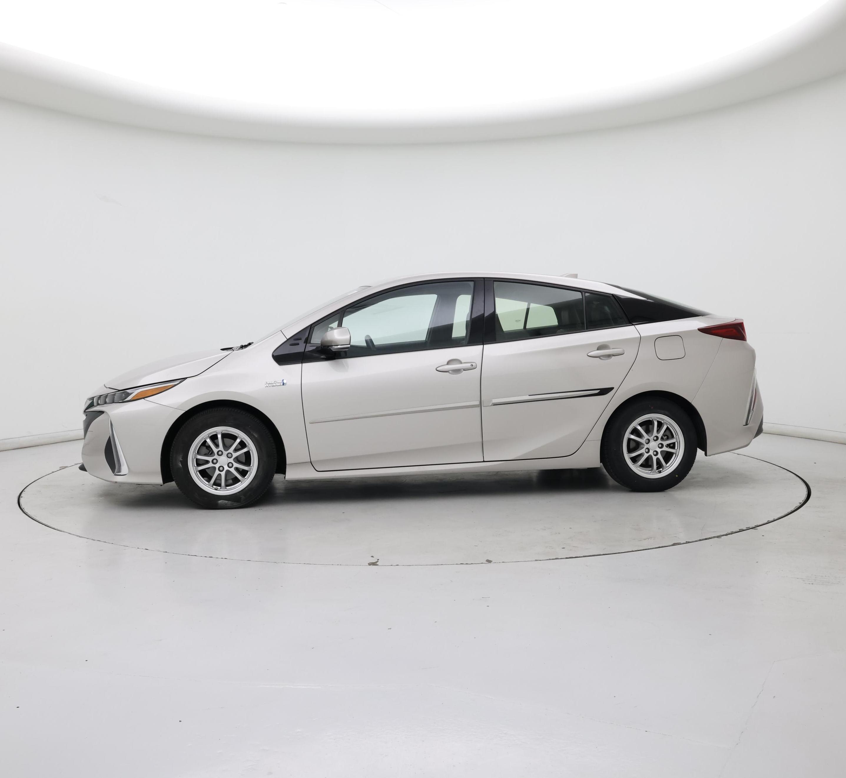 Thumbnail: 2017 Toyota Prius Prime - 3