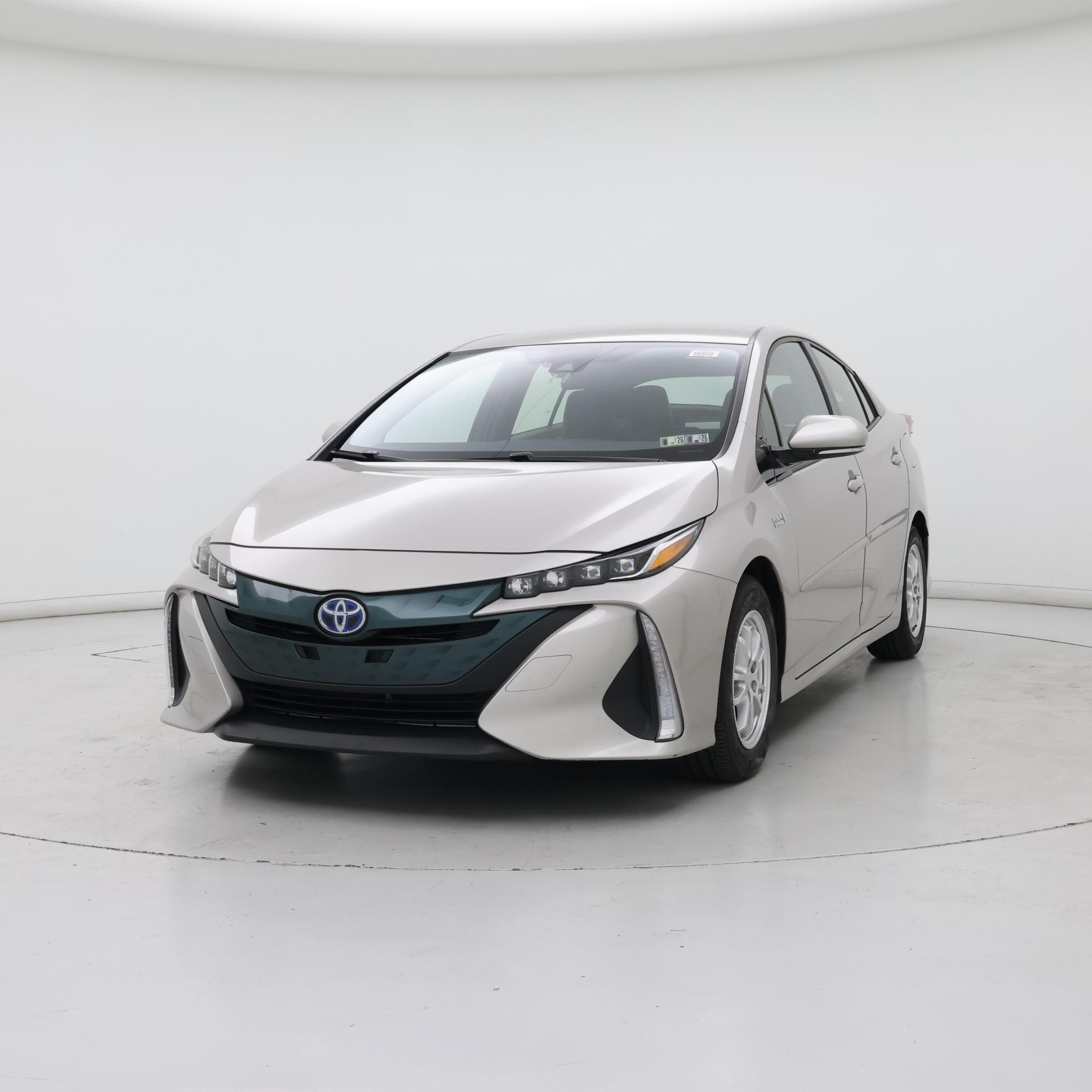 Thumbnail: 2017 Toyota Prius Prime - 4