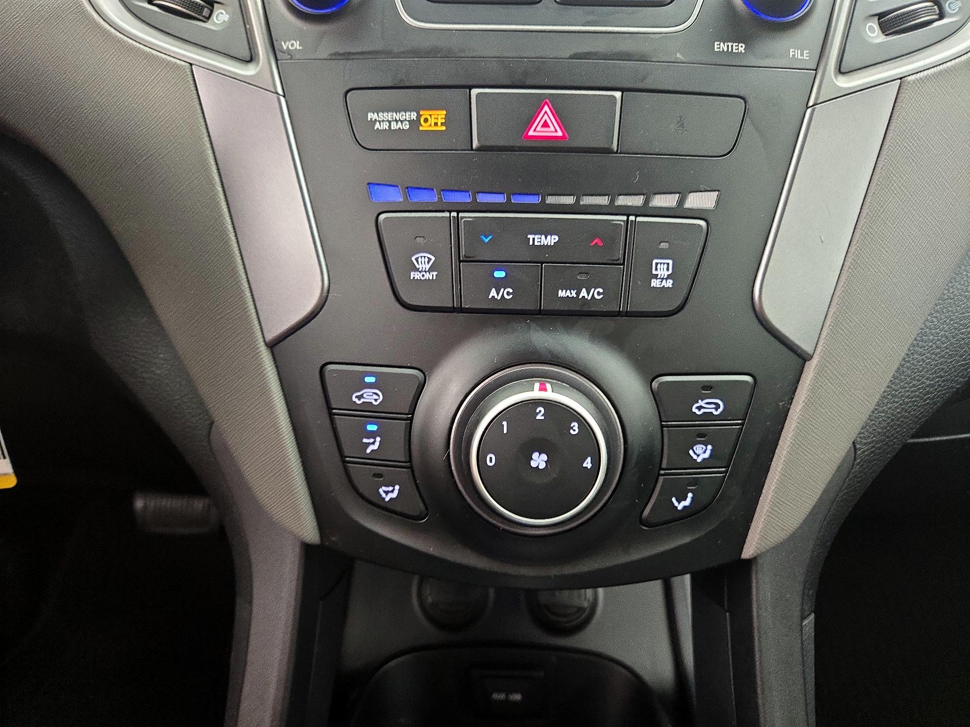 Thumbnail: 2016 Hyundai Santa Fe - 16