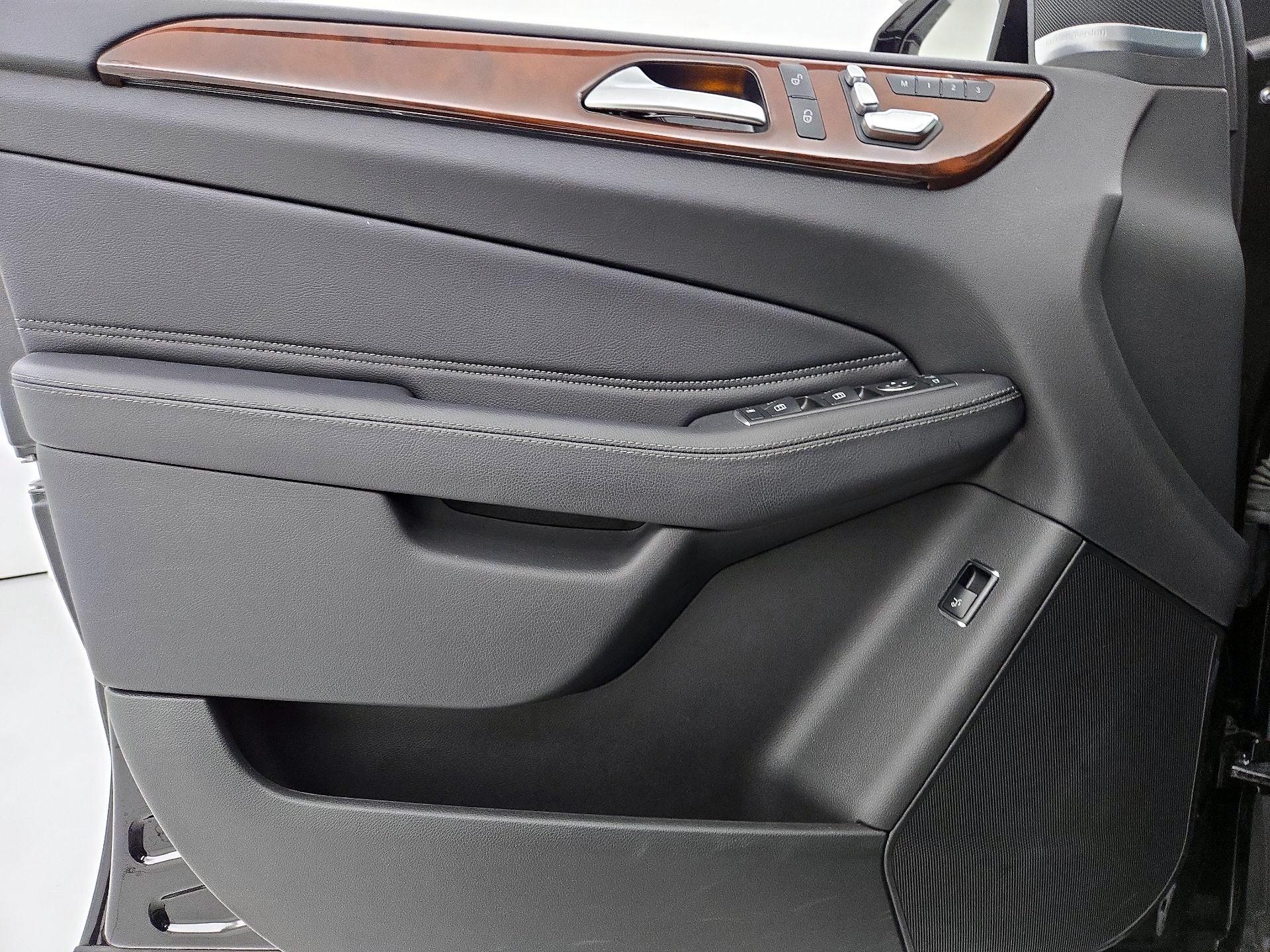 Thumbnail: 2018 Mercedes-Benz GLE - 12