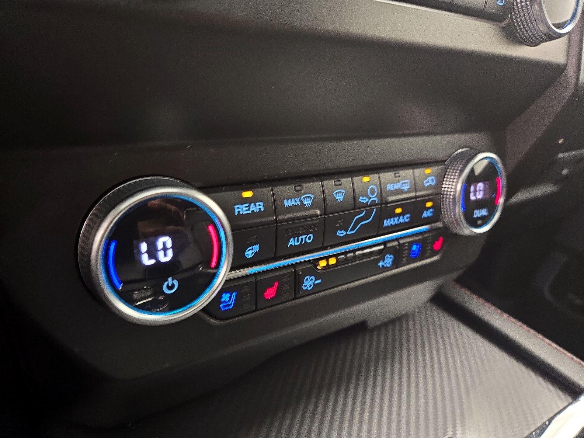 Thumbnail: 2019 Ford Expedition - 16