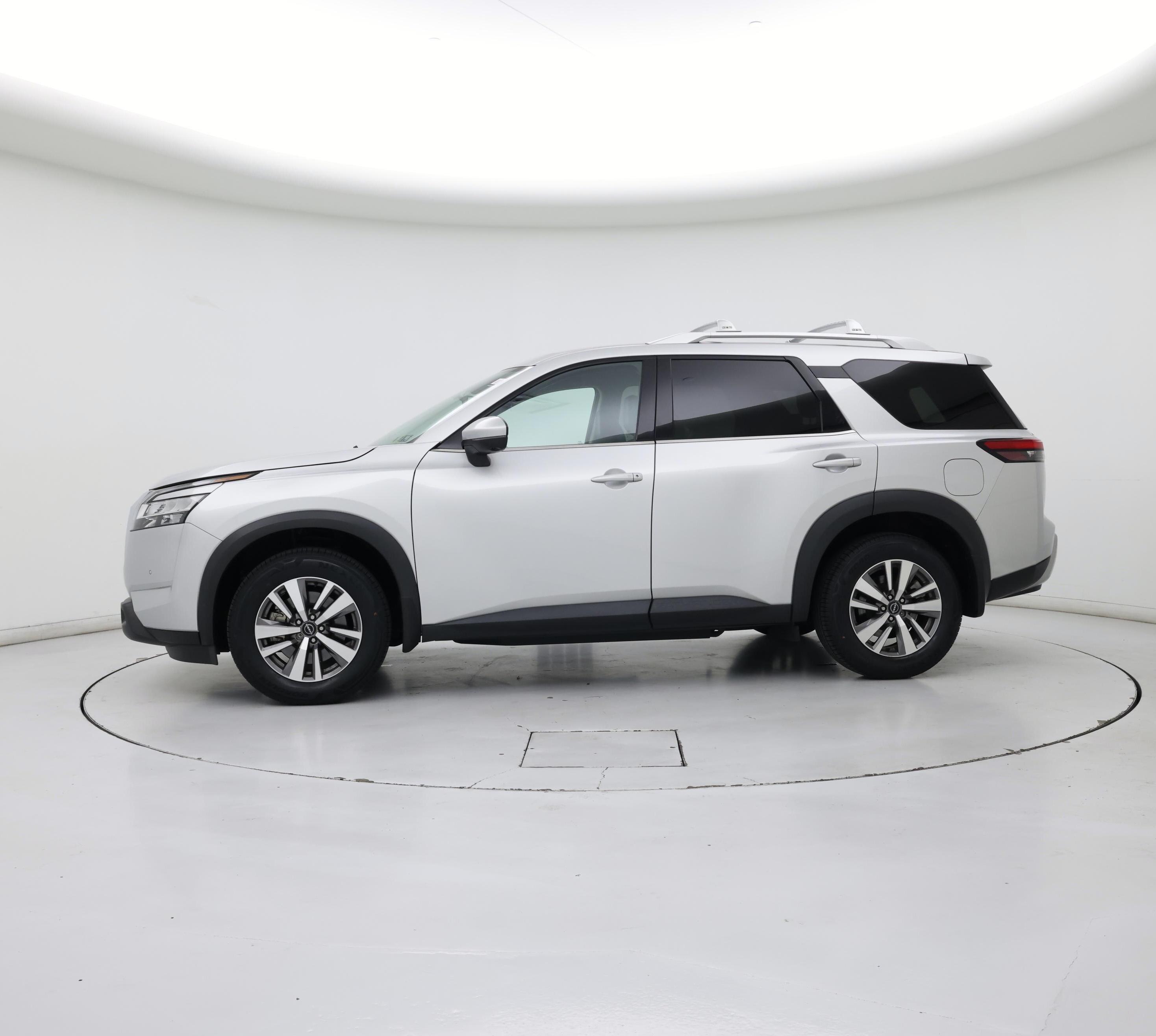 Thumbnail: 2022 Nissan Pathfinder - 3
