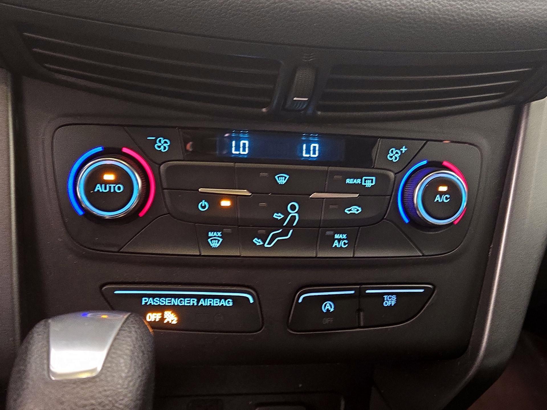 Thumbnail: 2017 Ford Escape - 16
