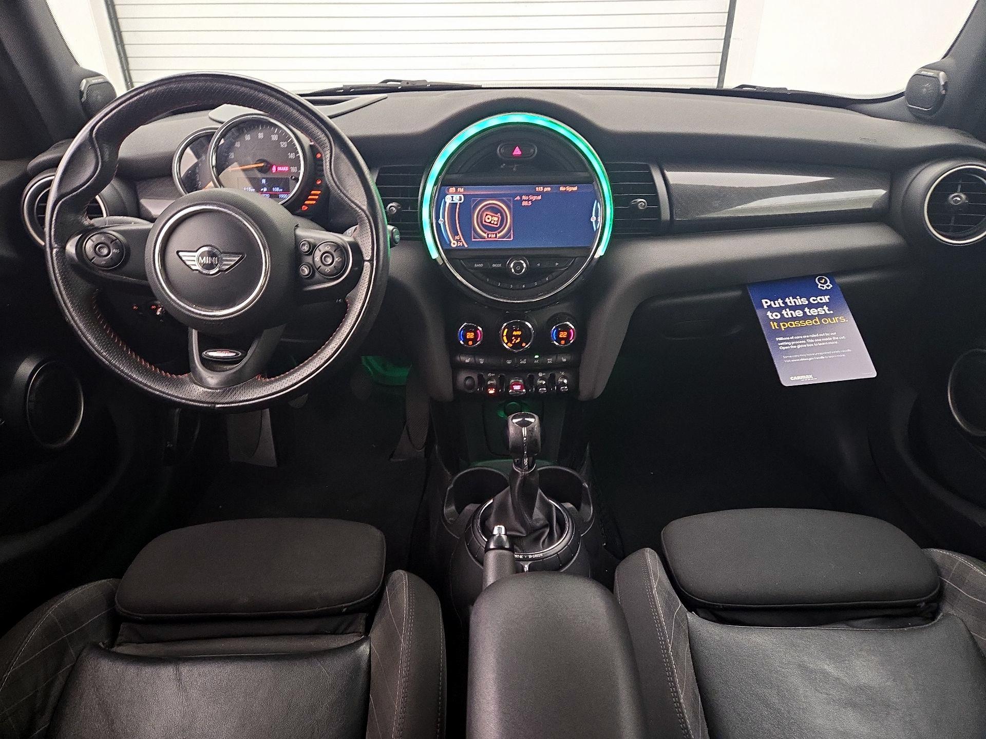 Thumbnail: 2015 MINI Cooper Hardtop - 9