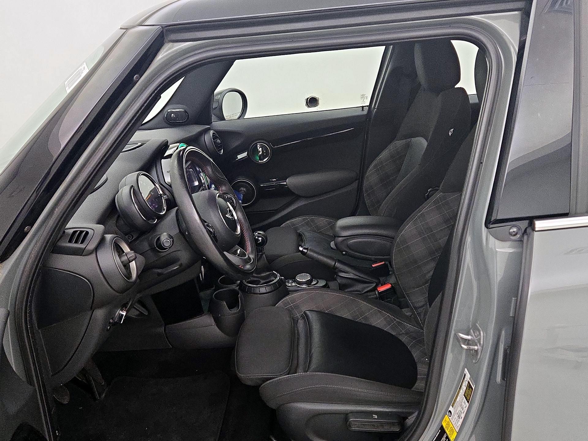 Thumbnail: 2015 MINI Cooper Hardtop - 11