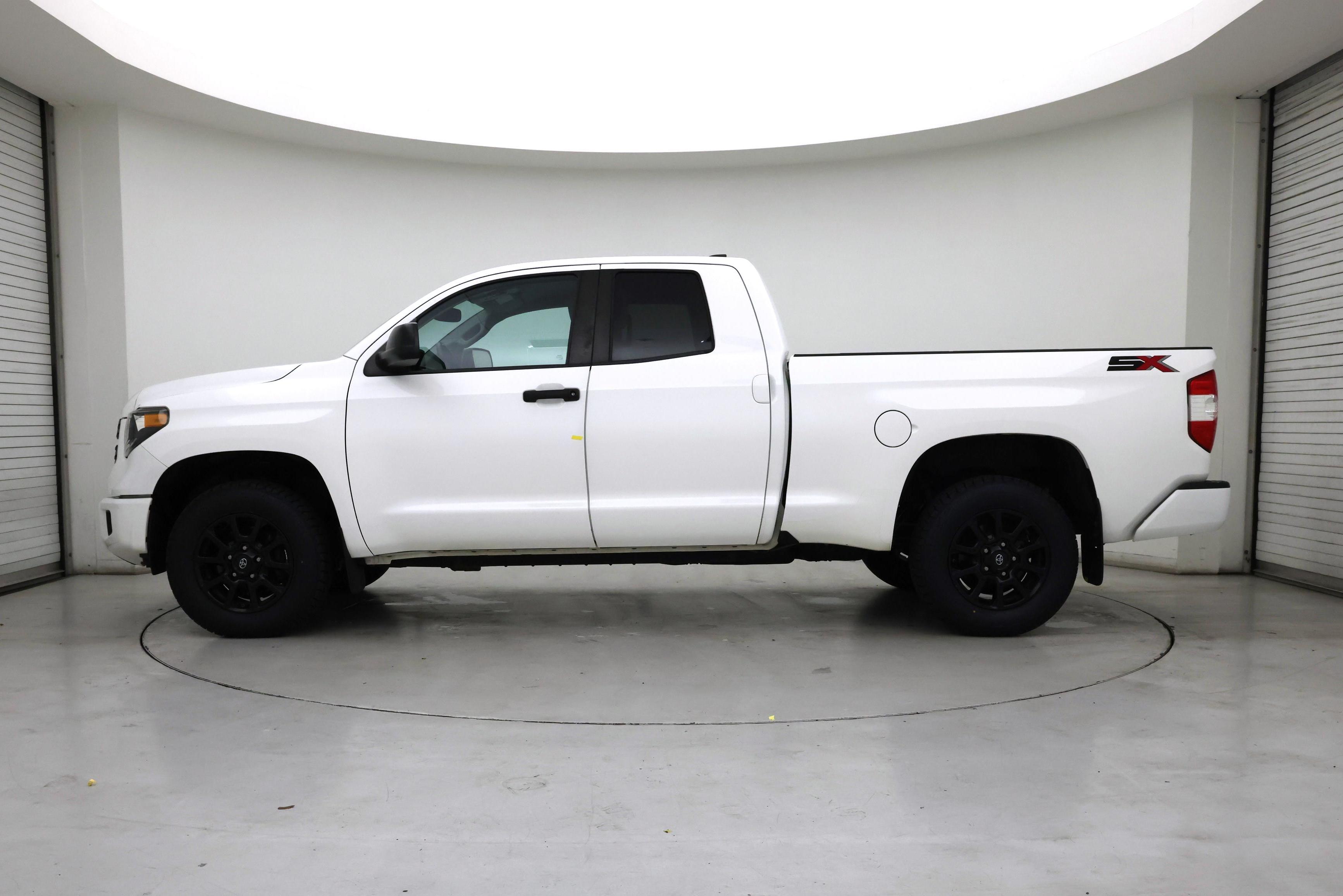 Thumbnail: 2020 Toyota Tundra - 3