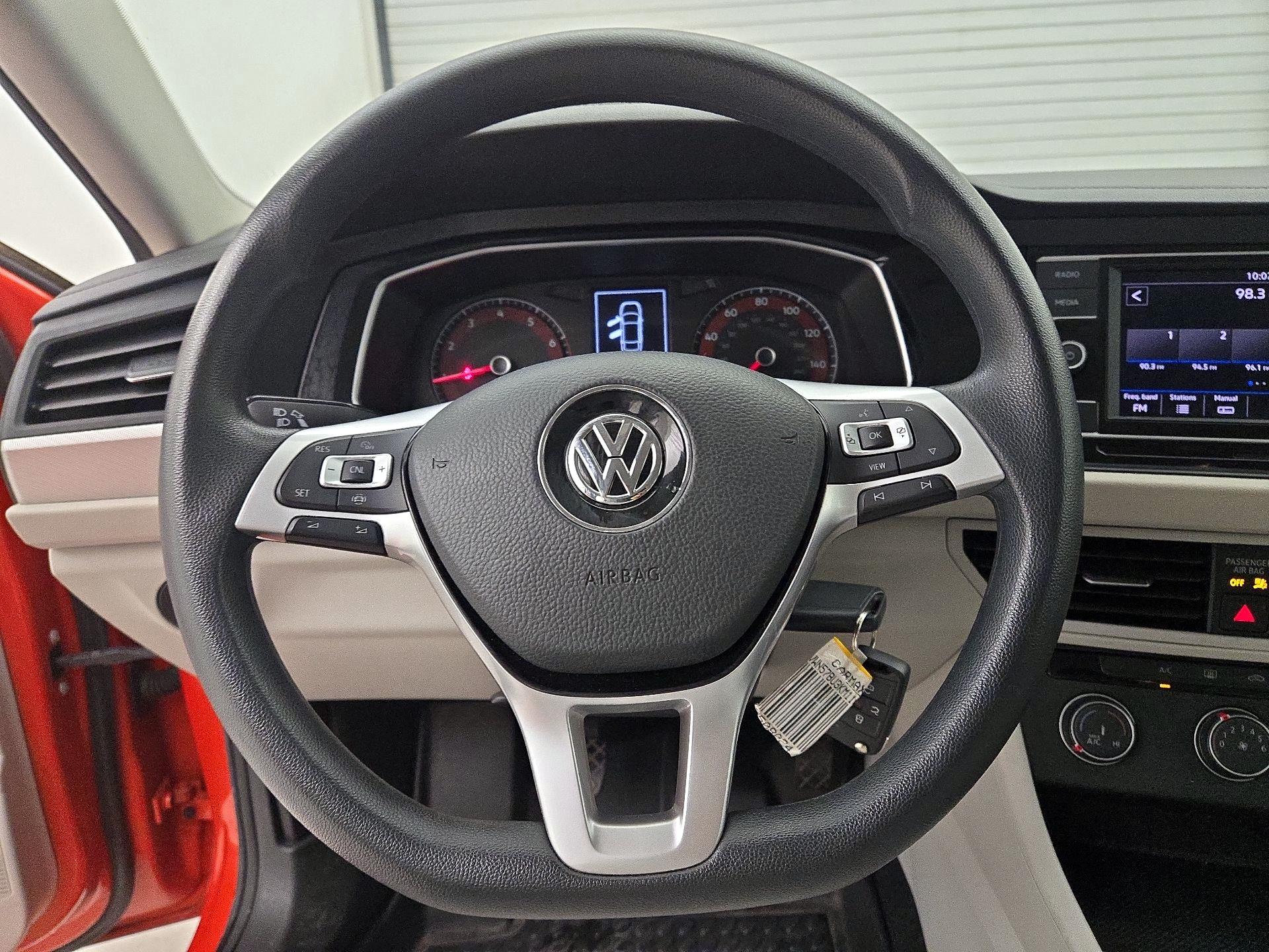 Thumbnail: 2019 Volkswagen Jetta - 10