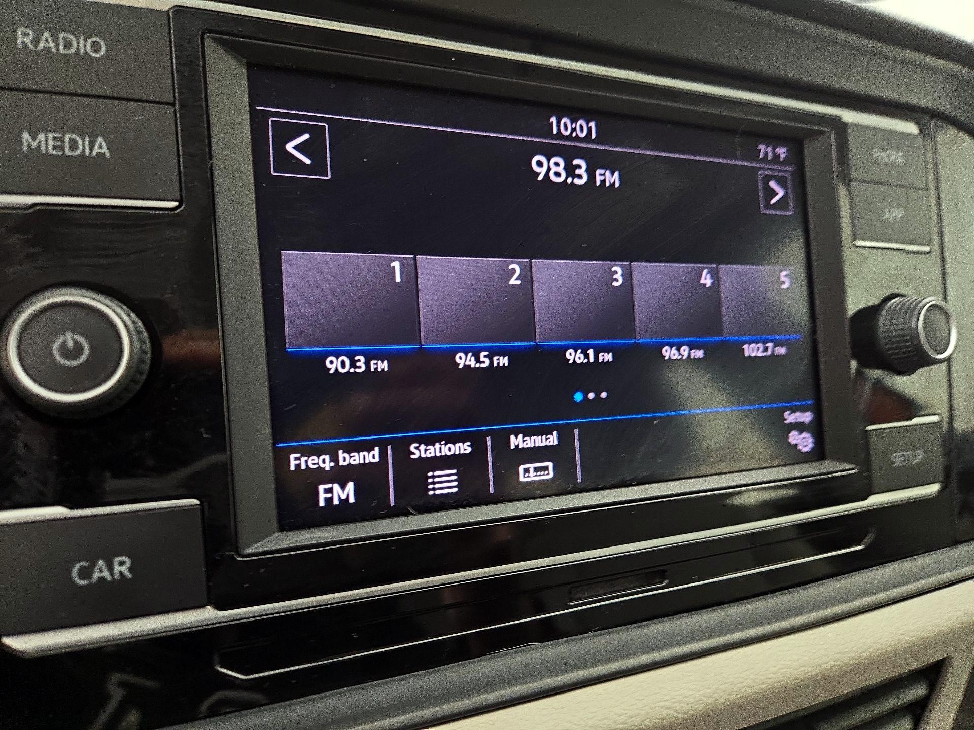 Thumbnail: 2019 Volkswagen Jetta - 15