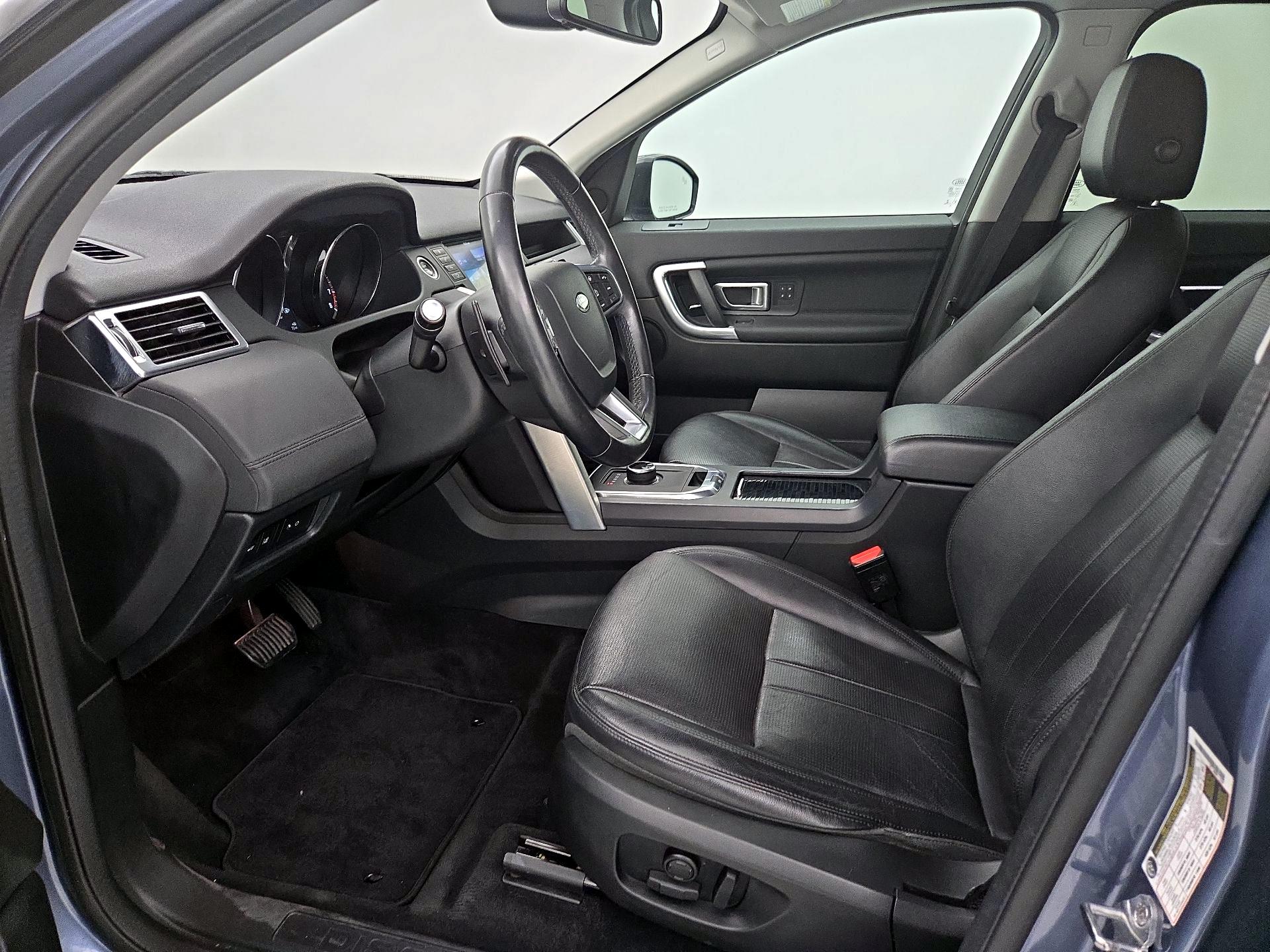 Thumbnail: 2019 Land Rover Discovery Sport - 11