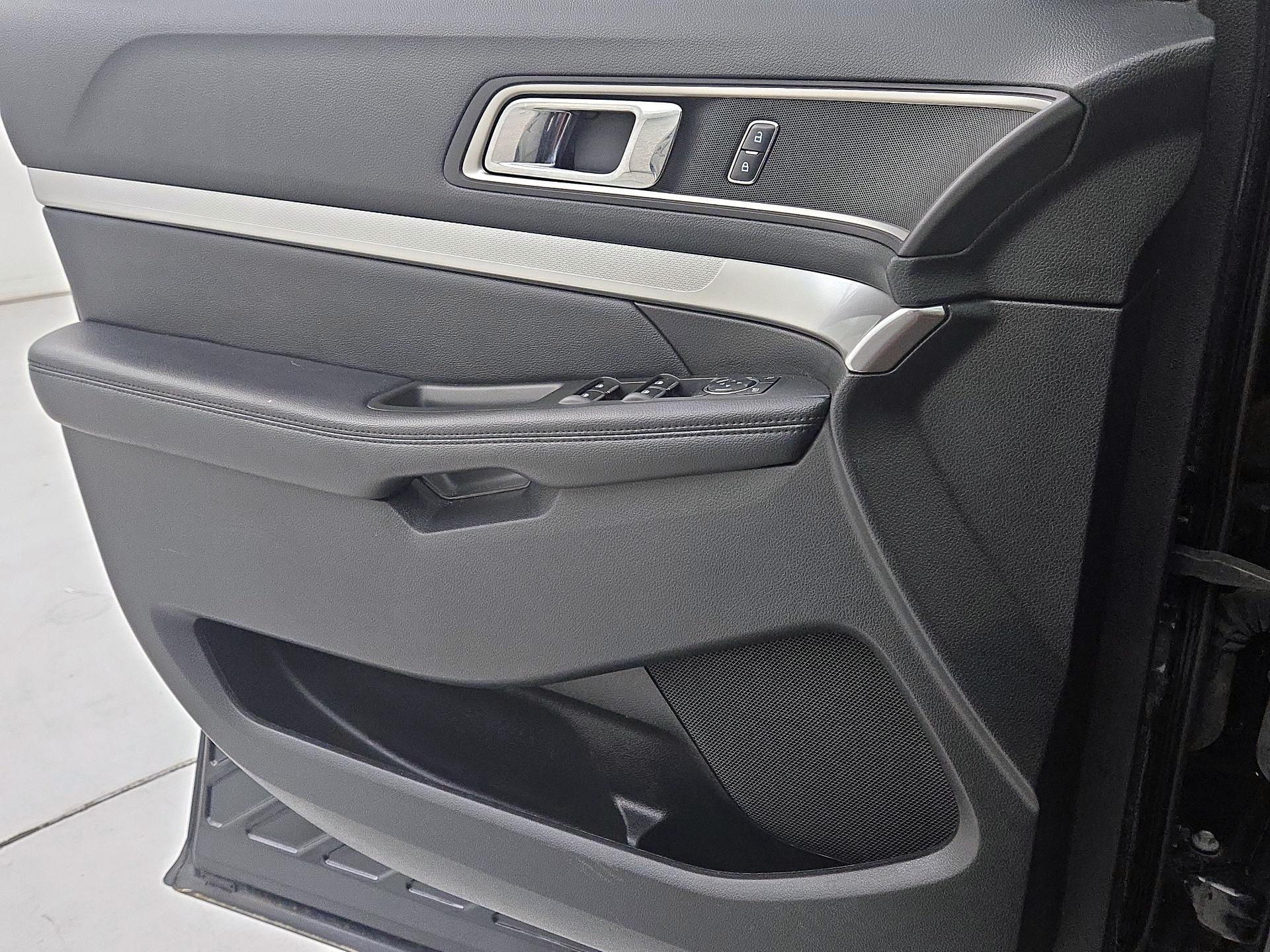Thumbnail: 2017 Ford Explorer - 12