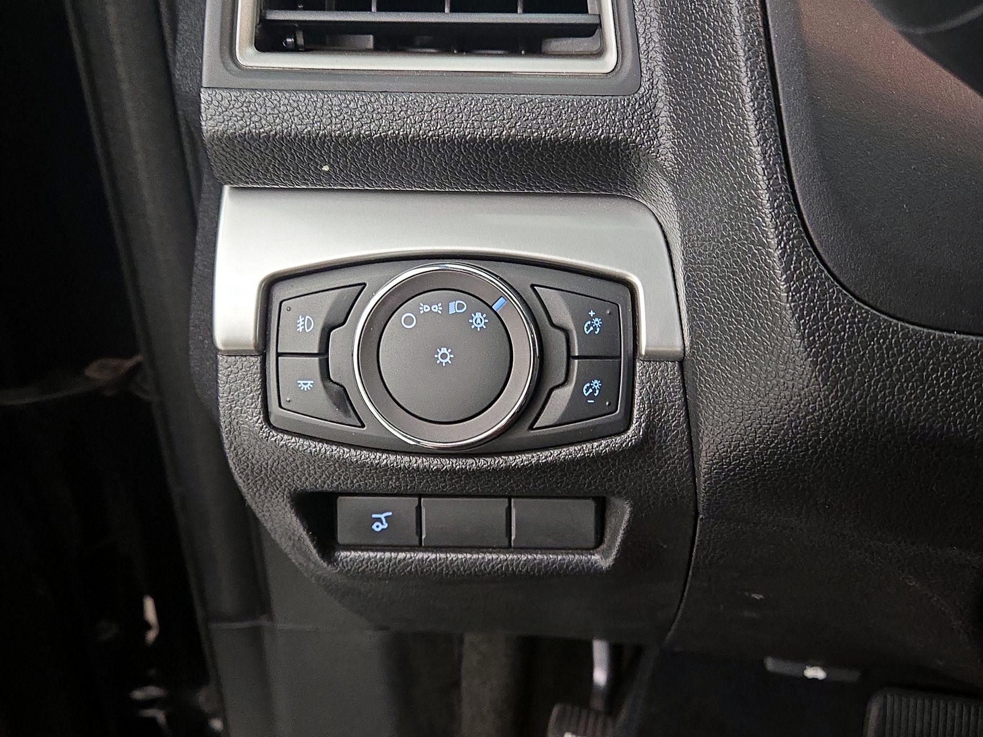 Thumbnail: 2017 Ford Explorer - 13