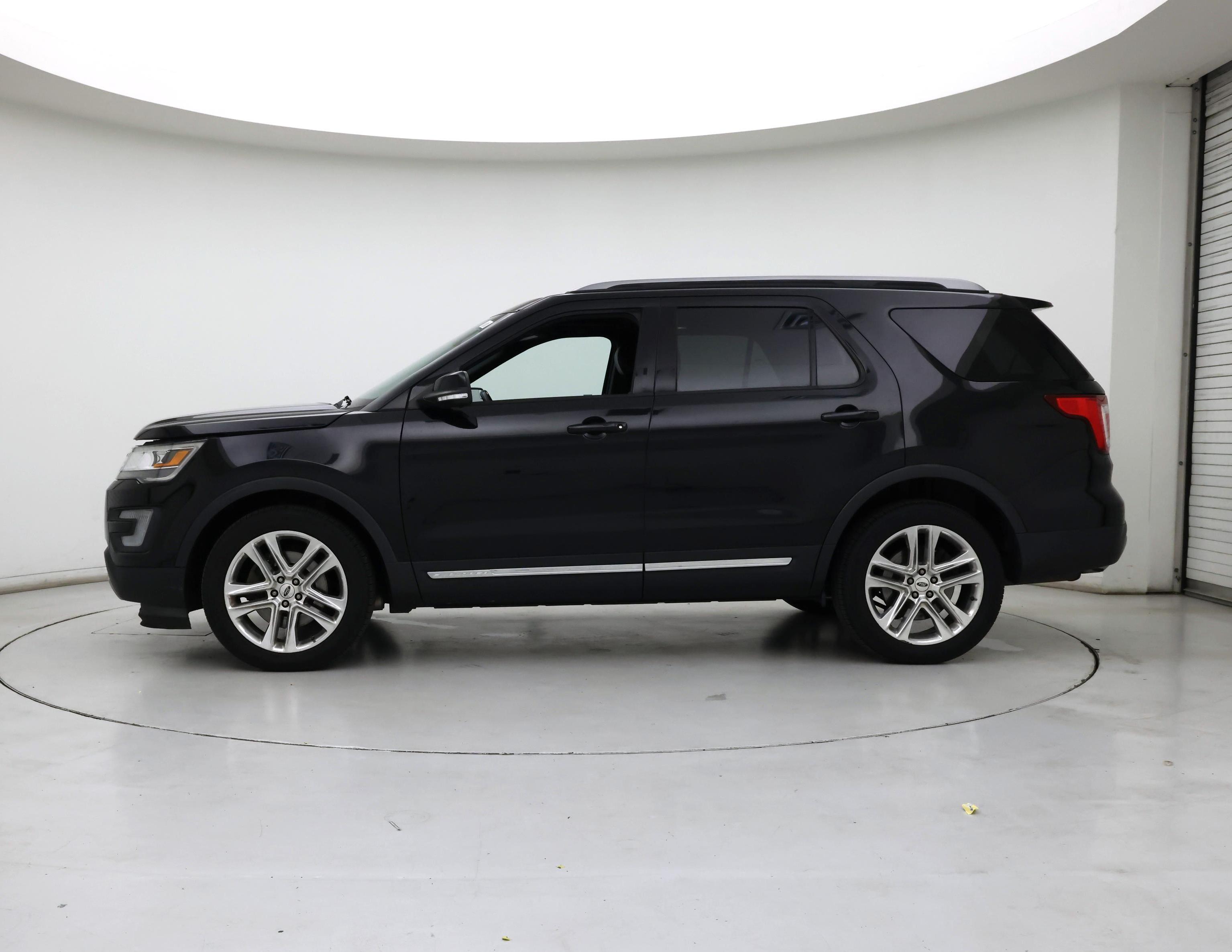 Thumbnail: 2017 Ford Explorer - 3