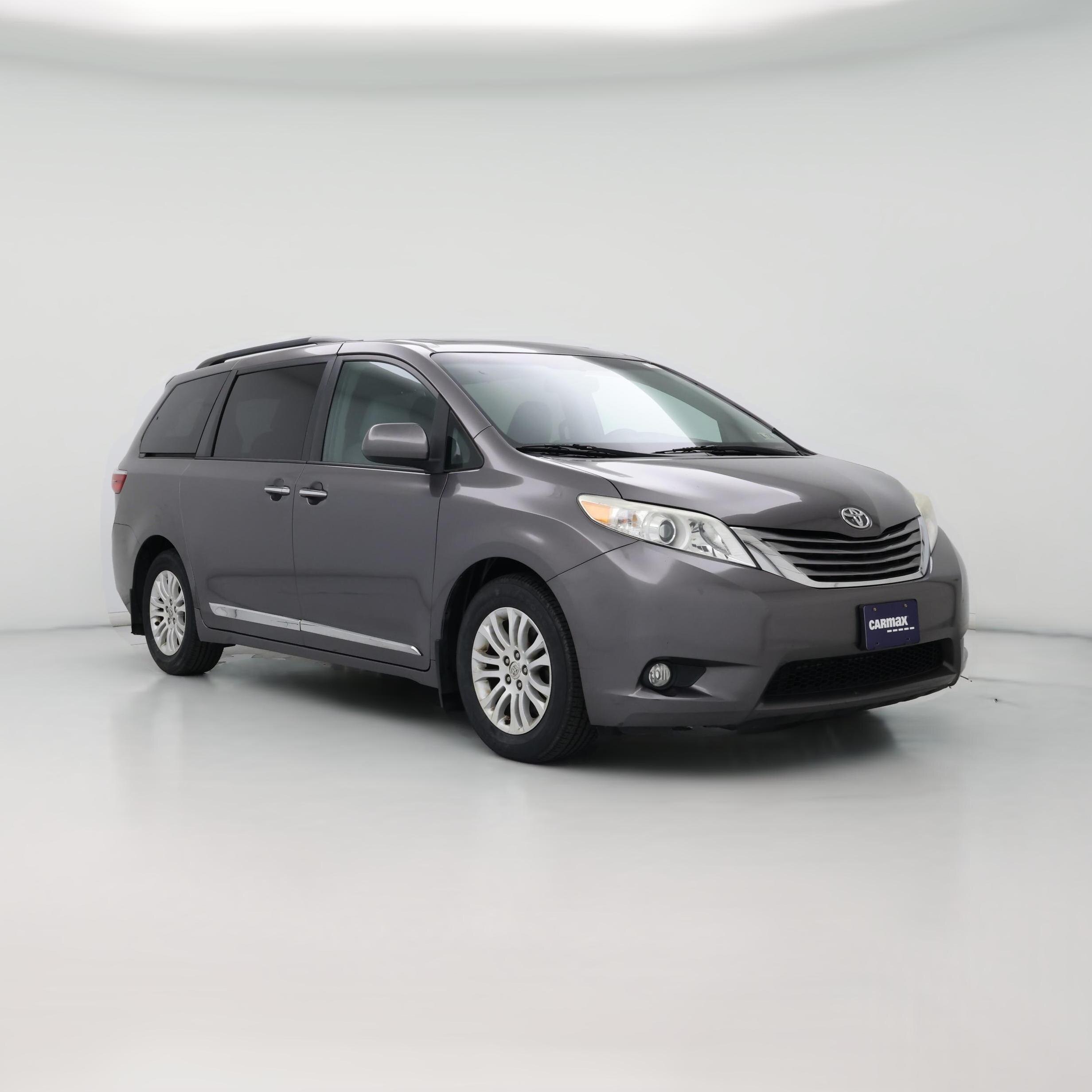 Thumbnail: 2015 Toyota Sienna - 1