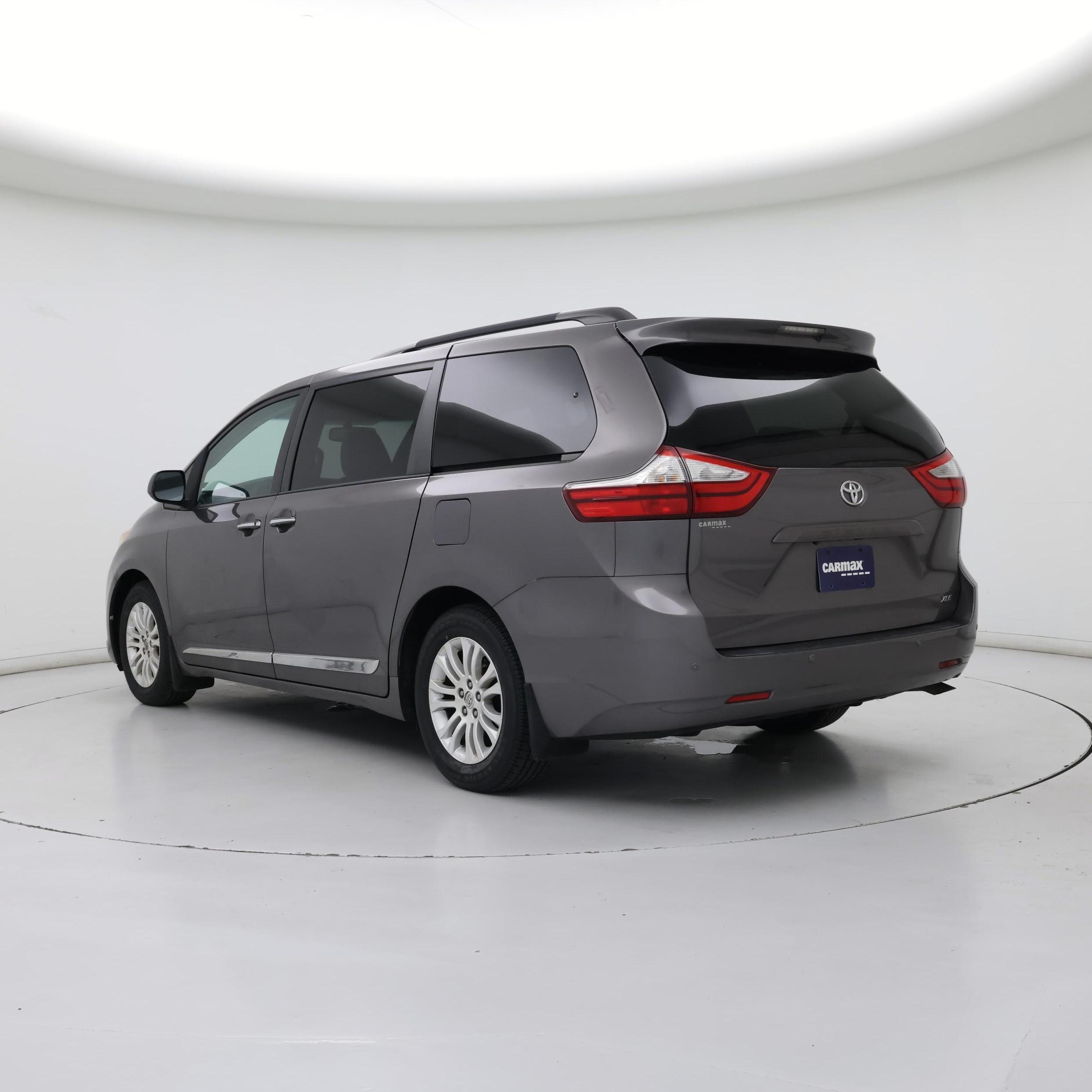 Thumbnail: 2015 Toyota Sienna - 2