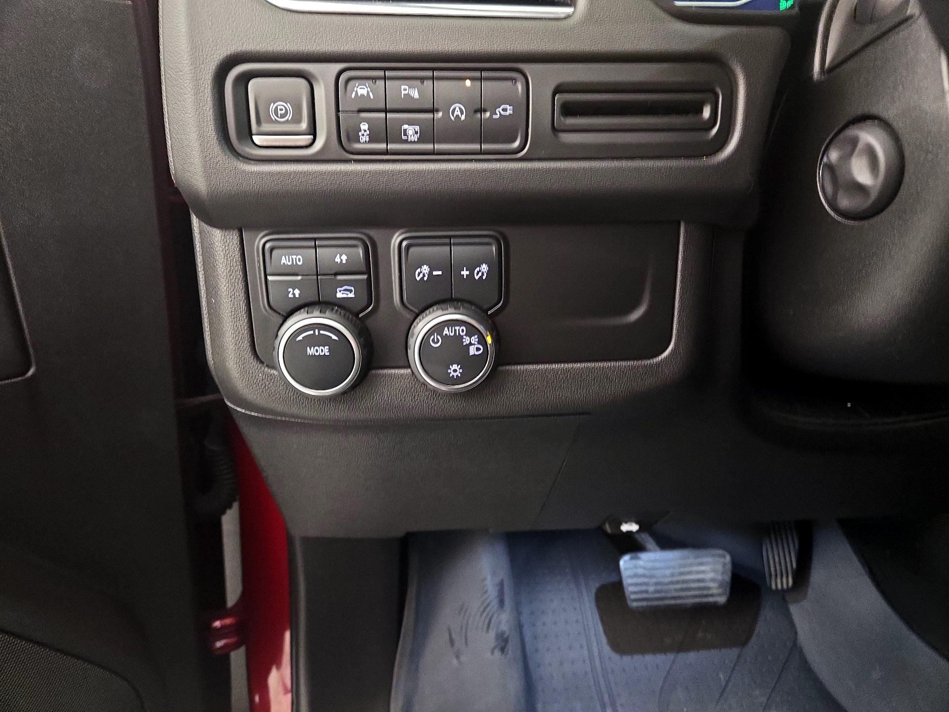 Thumbnail: 2022 Chevrolet Tahoe - 13