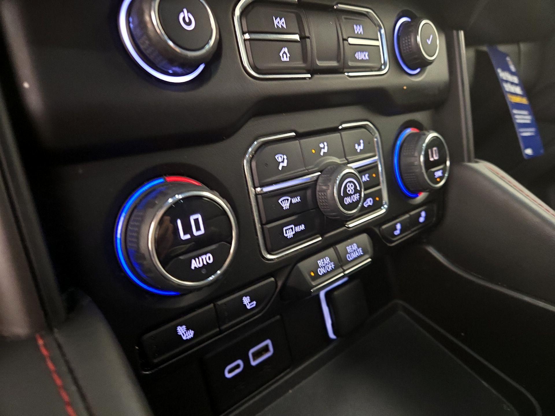 Thumbnail: 2022 Chevrolet Tahoe - 16