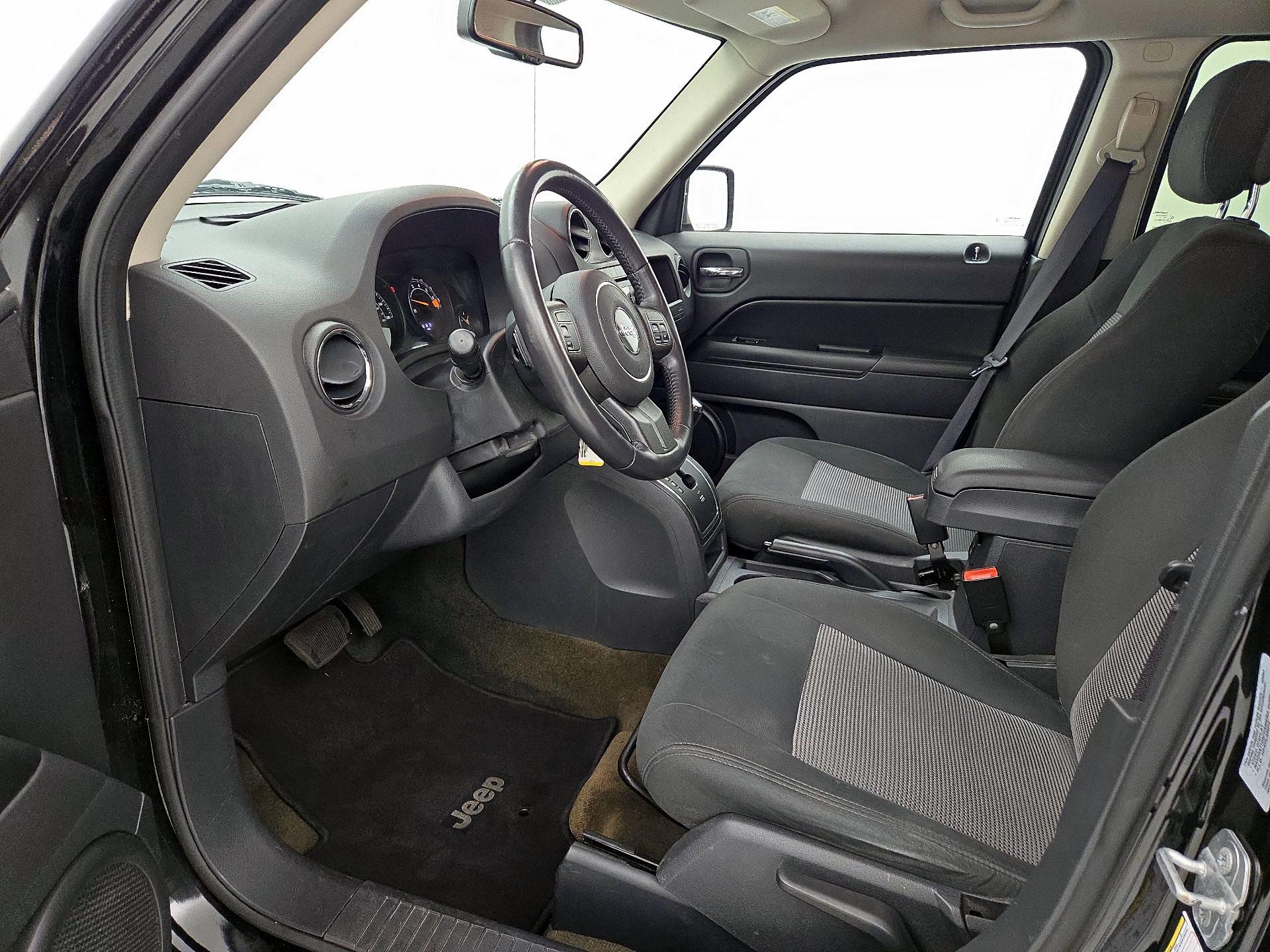 Thumbnail: 2016 Jeep Patriot - 11