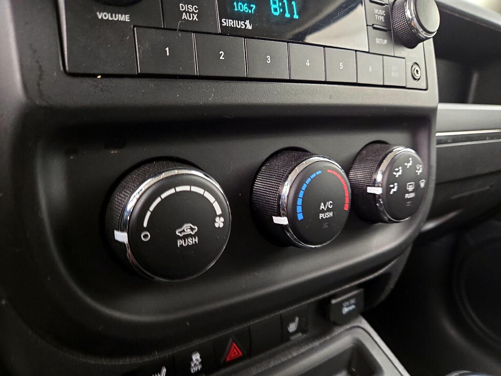 Thumbnail: 2016 Jeep Patriot - 14
