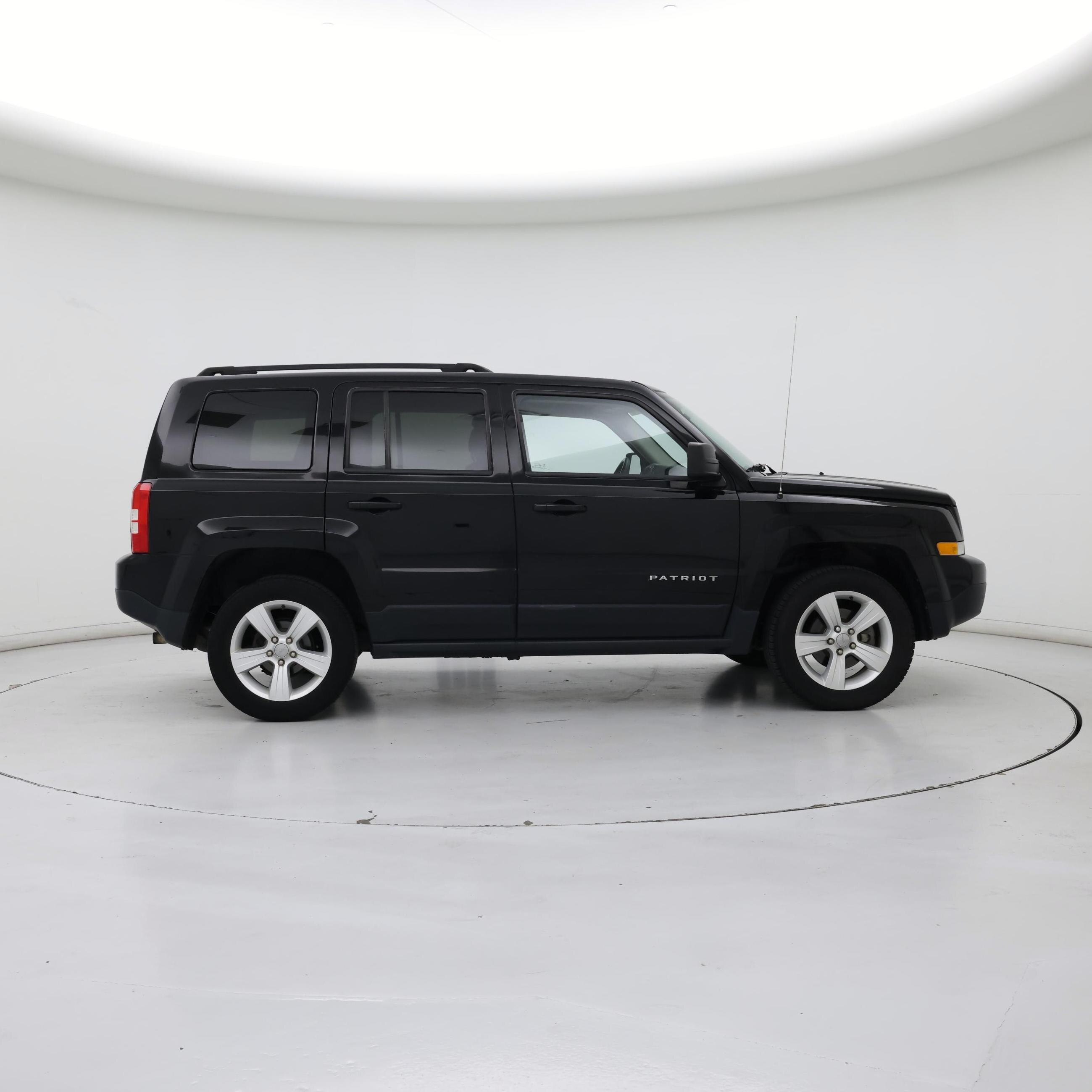 Thumbnail: 2016 Jeep Patriot - 7