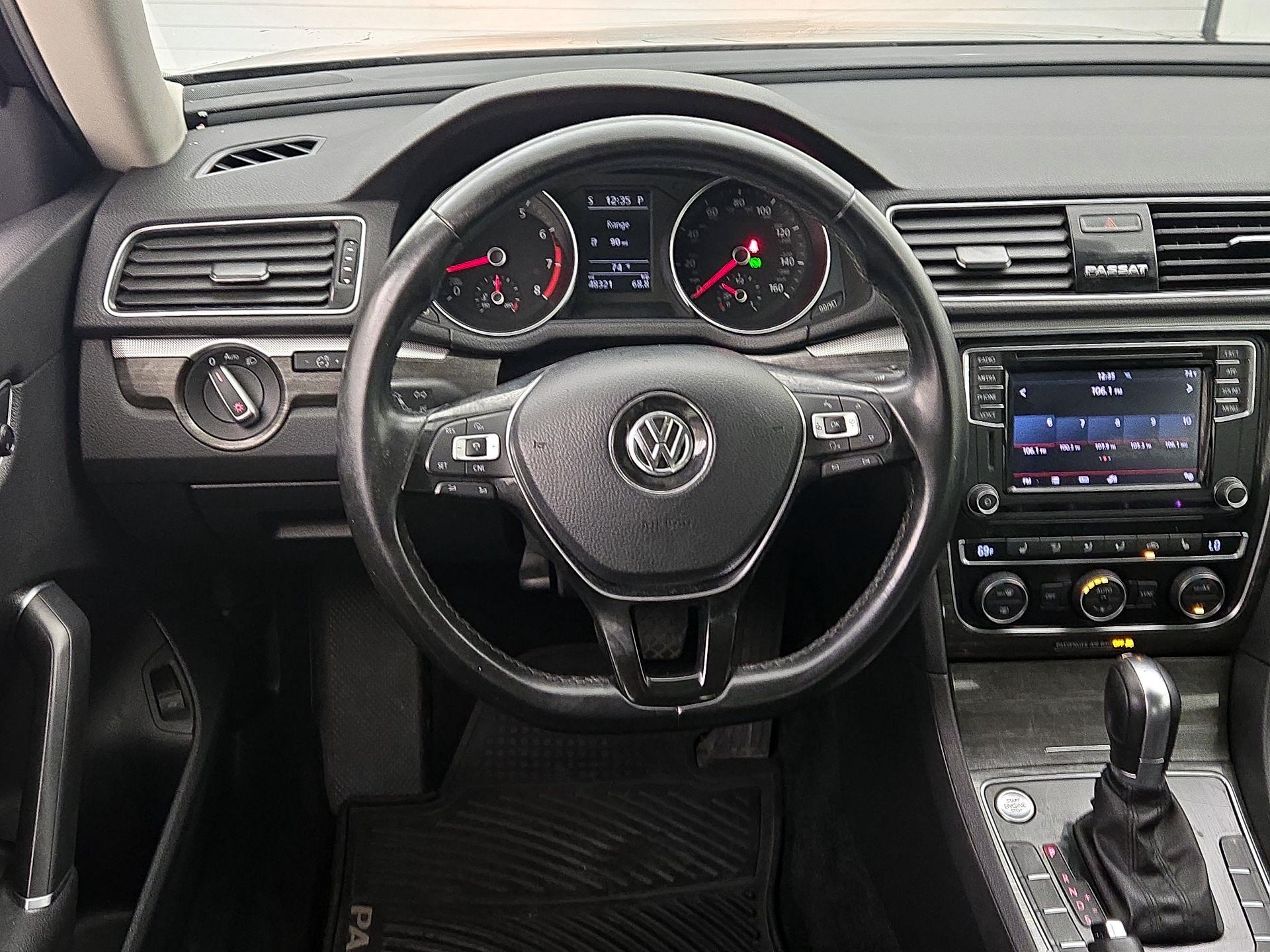 Thumbnail: 2018 Volkswagen Passat - 10
