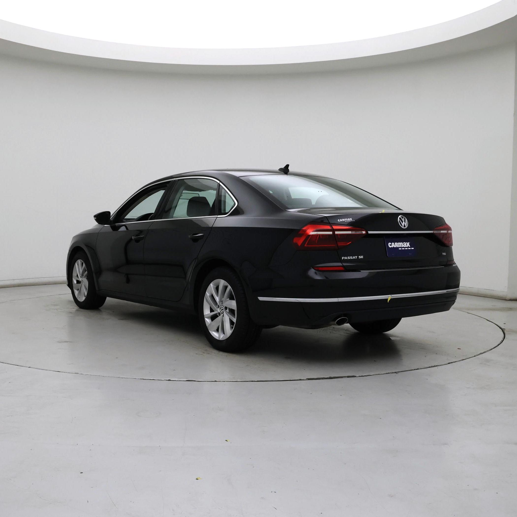 Thumbnail: 2018 Volkswagen Passat - 2