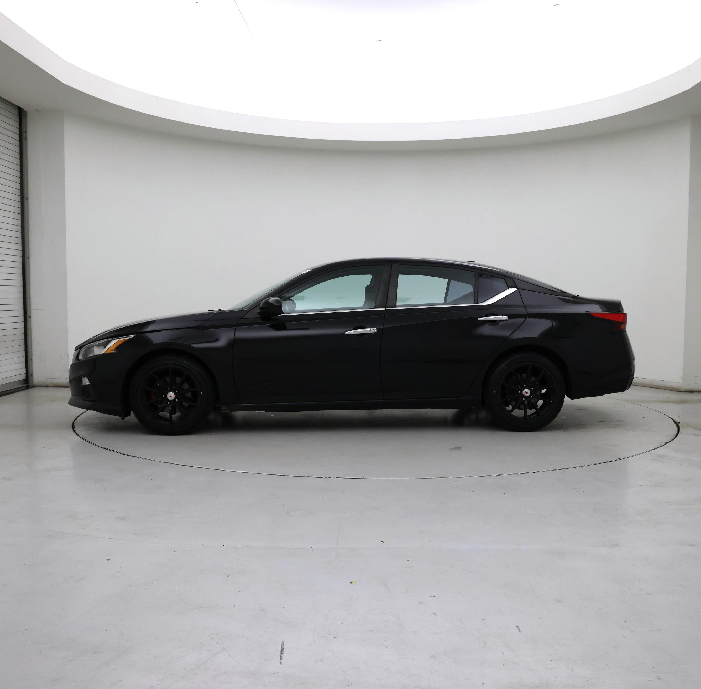 Thumbnail: 2020 Nissan Altima - 3