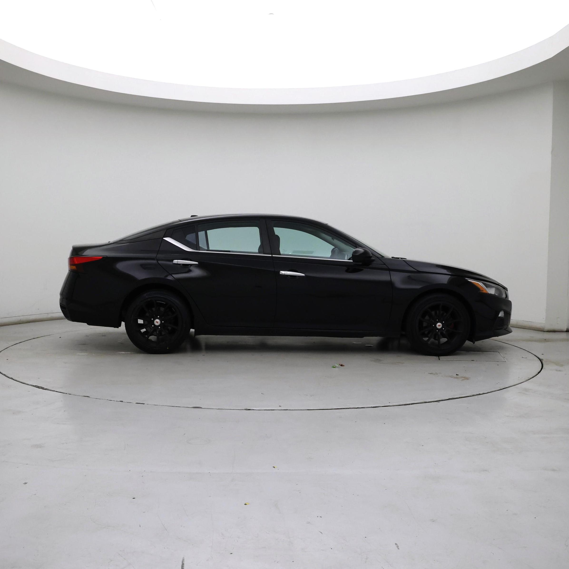 Thumbnail: 2020 Nissan Altima - 7
