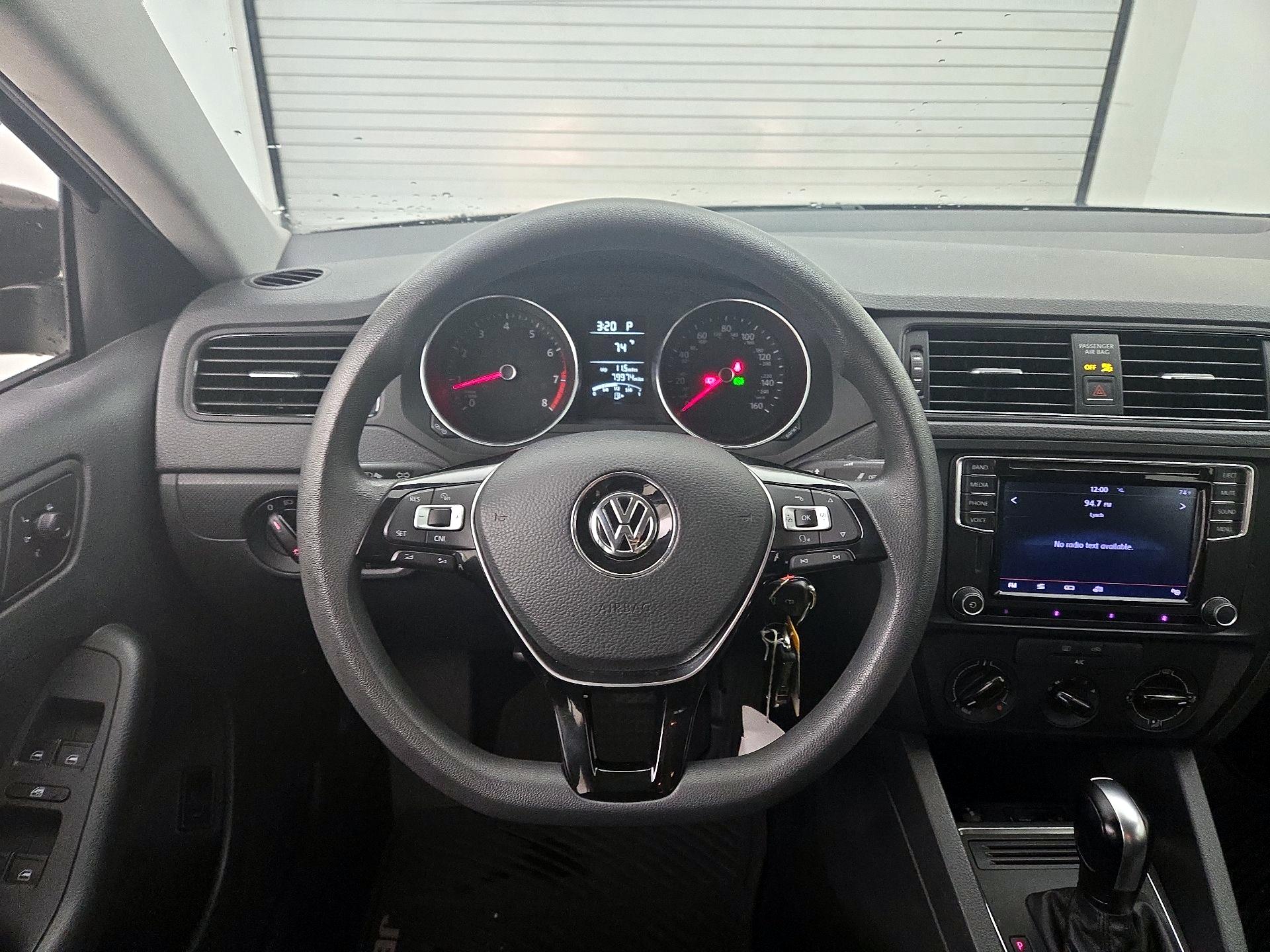 Thumbnail: 2016 Volkswagen Jetta - 10