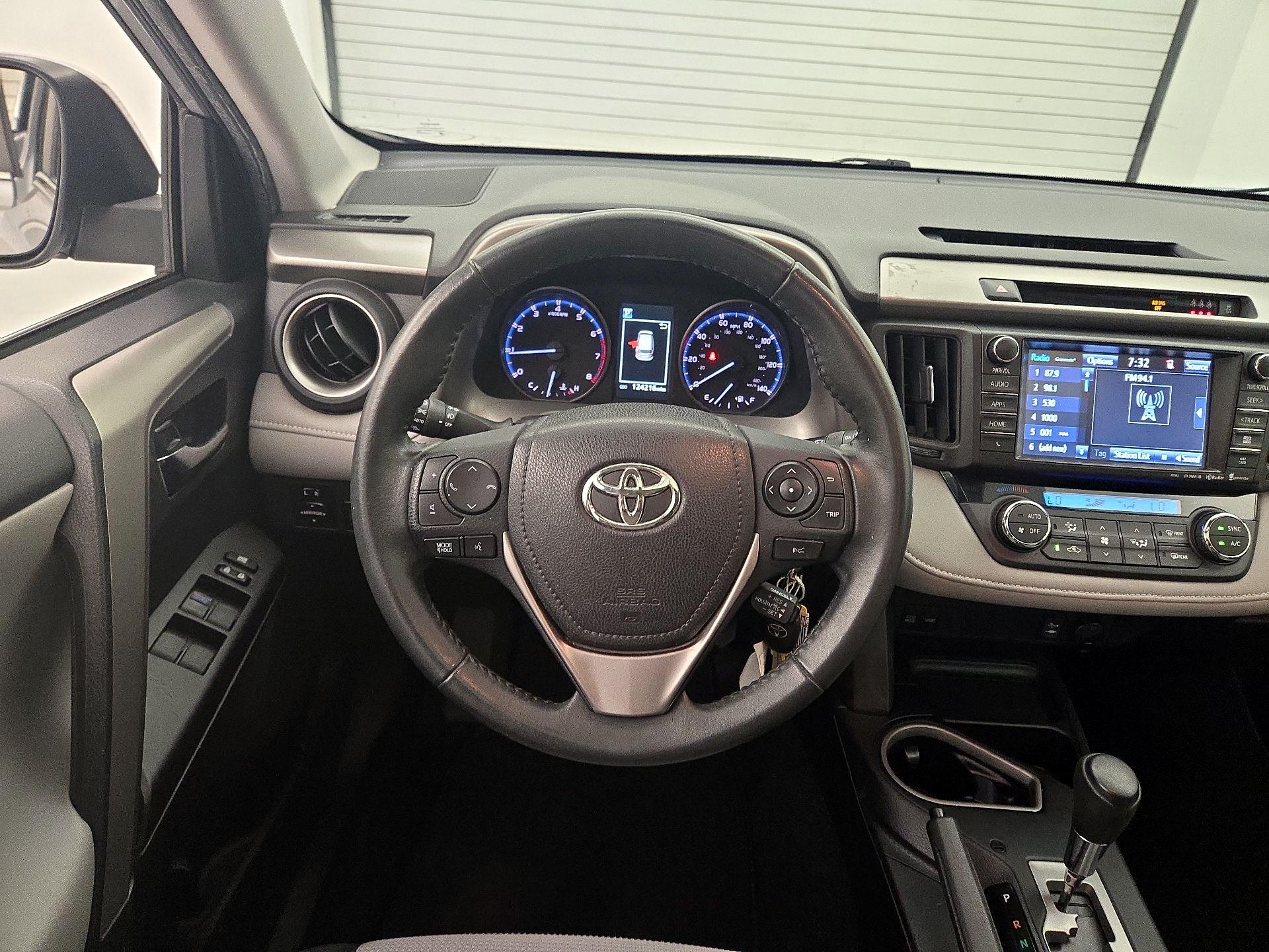 Thumbnail: 2017 Toyota RAV4 - 10